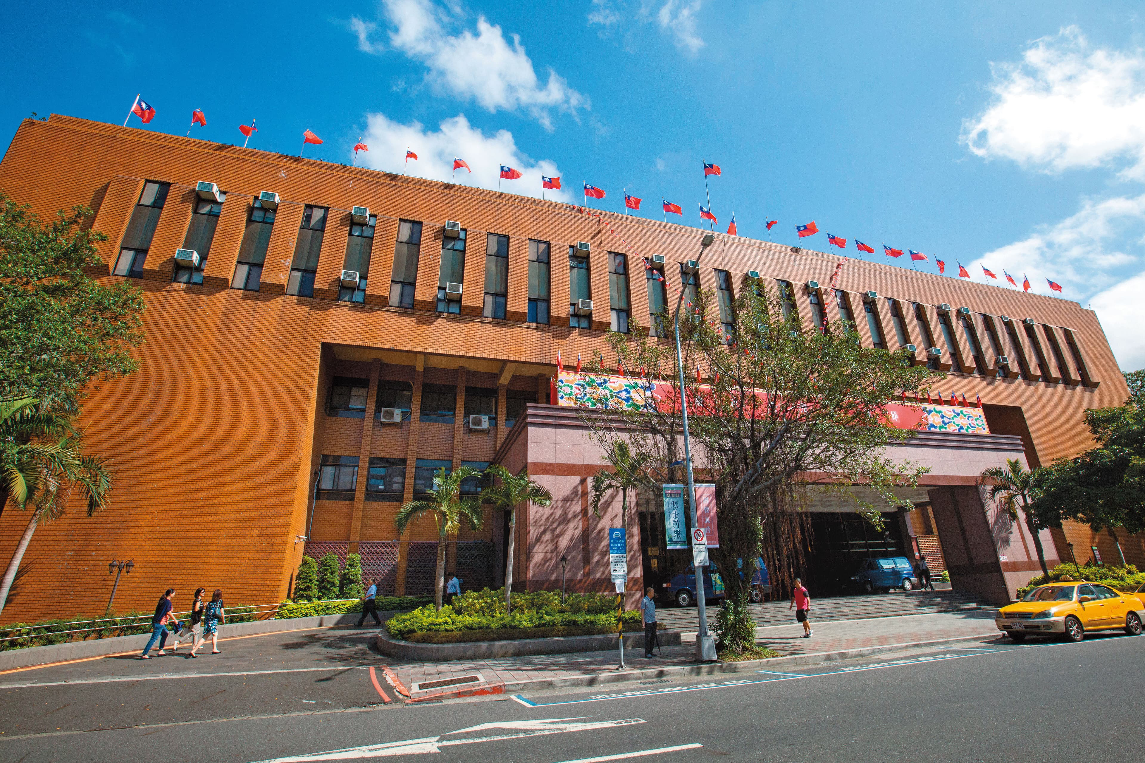 馬英九所涉司法案件,幾乎都在台北地檢署,教唆前檢察總長黃世銘洩密案,已為偵辦馬案揭開序曲。