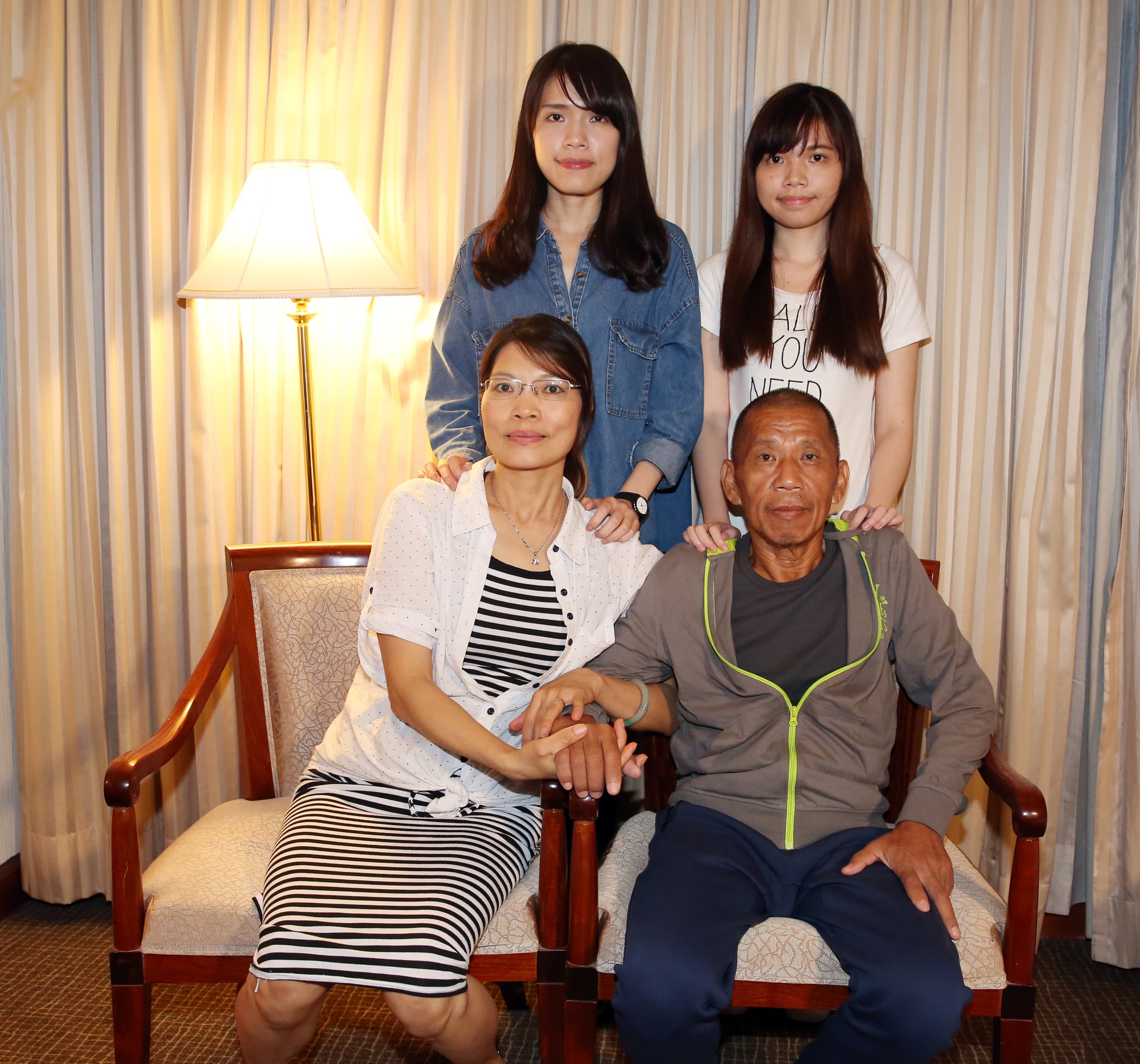 討海人個性剛硬，妻女是沈瑞章永遠的港口，談起女兒就笑得合不攏嘴。