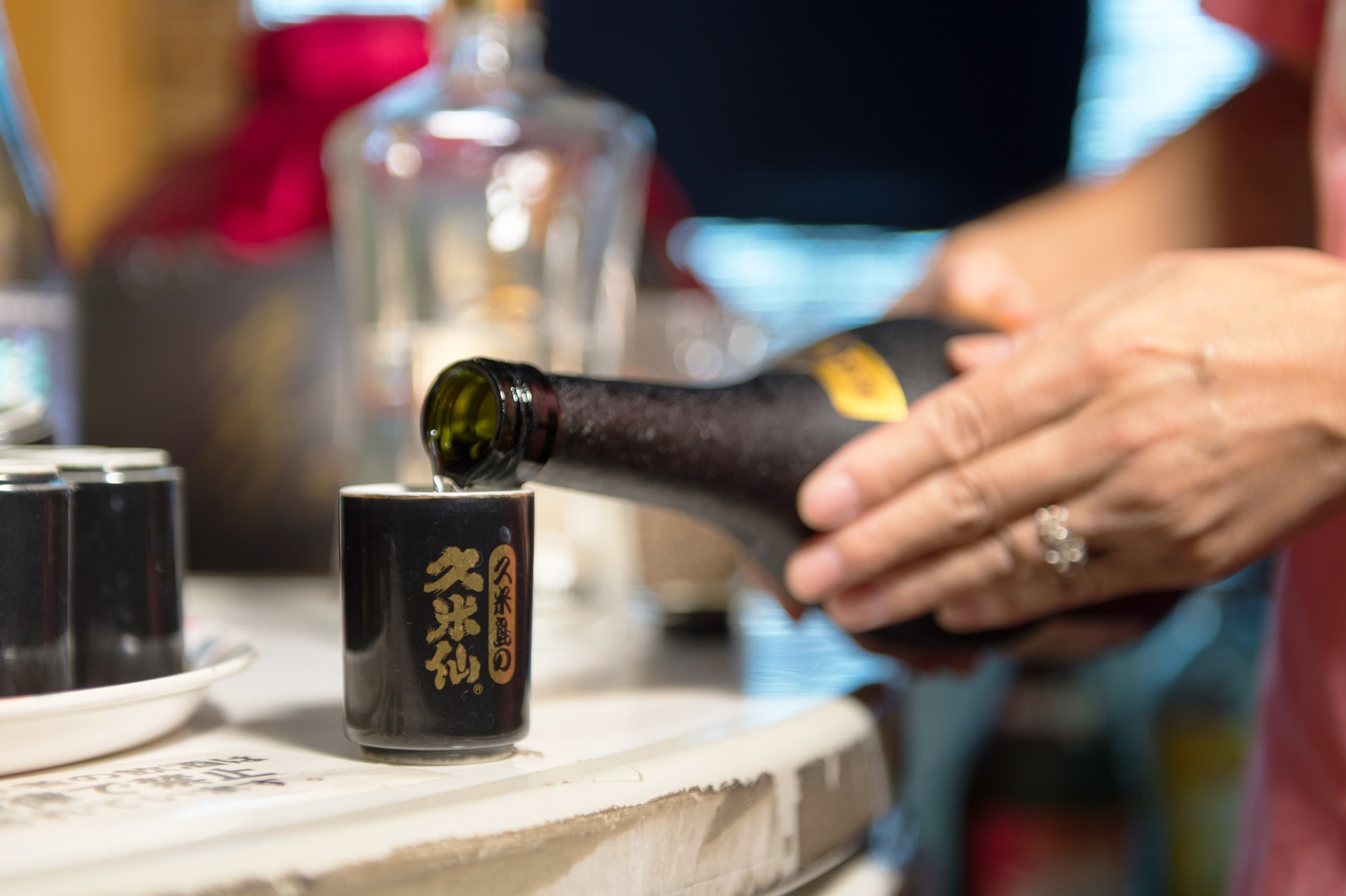 以泰國米和黑麴製成的泡盛,具有讓人上癮的獨特風味。