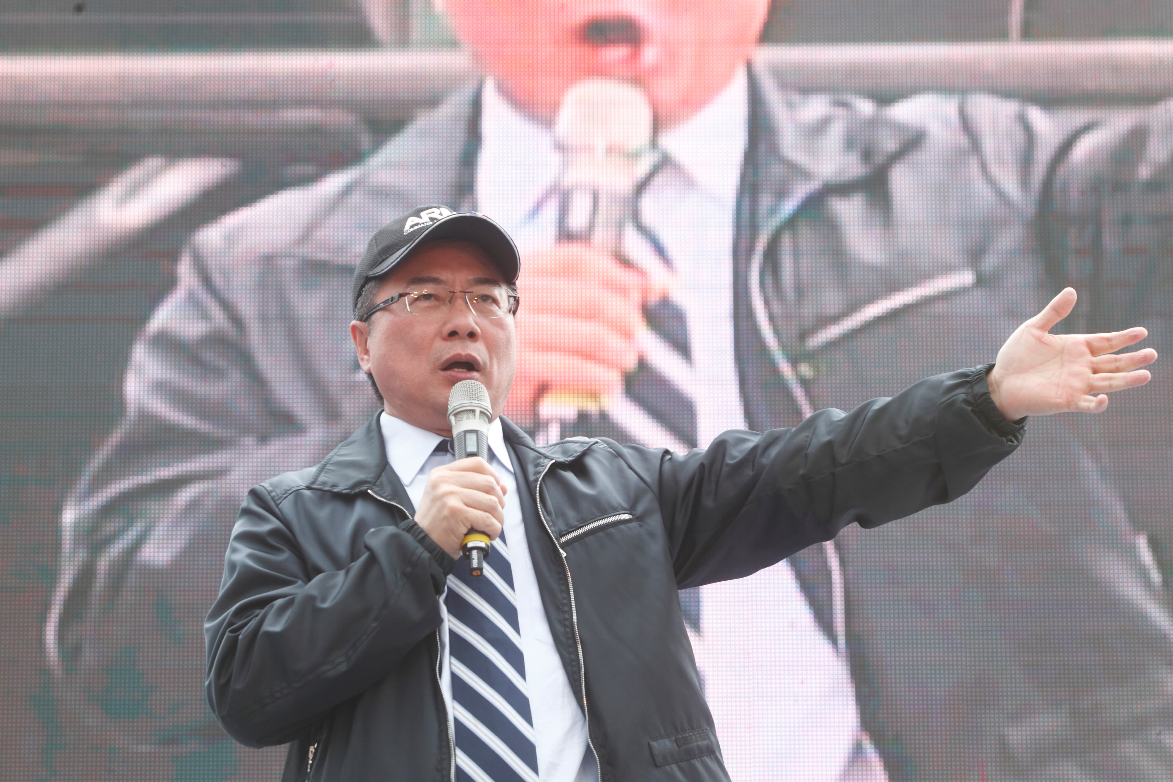 北檢懷疑時任阿波羅公司負責人的蔡正元等3人涉聯手洗錢，掏空中影。（翻攝自蔡正元臉書）