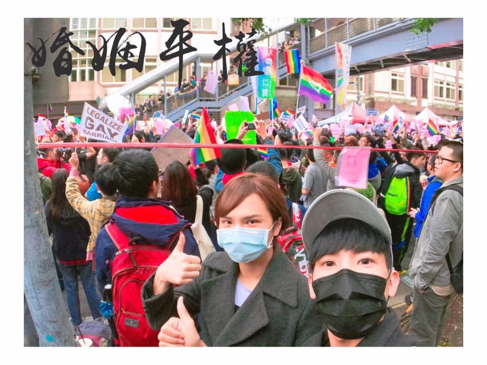 本身就是LGBT,林進(右)、小A辣(左)上月28日現身立法院支持婚姻平權法案。