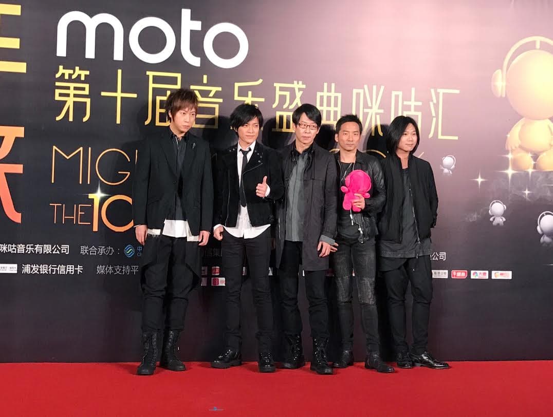 五月天忙著籌備小巨蛋演唱會,出關領獎。(圖:相信音樂提供)
