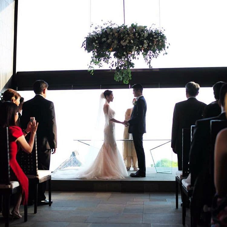 吳昕豪去年迎娶胡定吾獨生女胡亦蓮,兩人在峇里島舉行結婚儀式。(翻攝自Instagram)