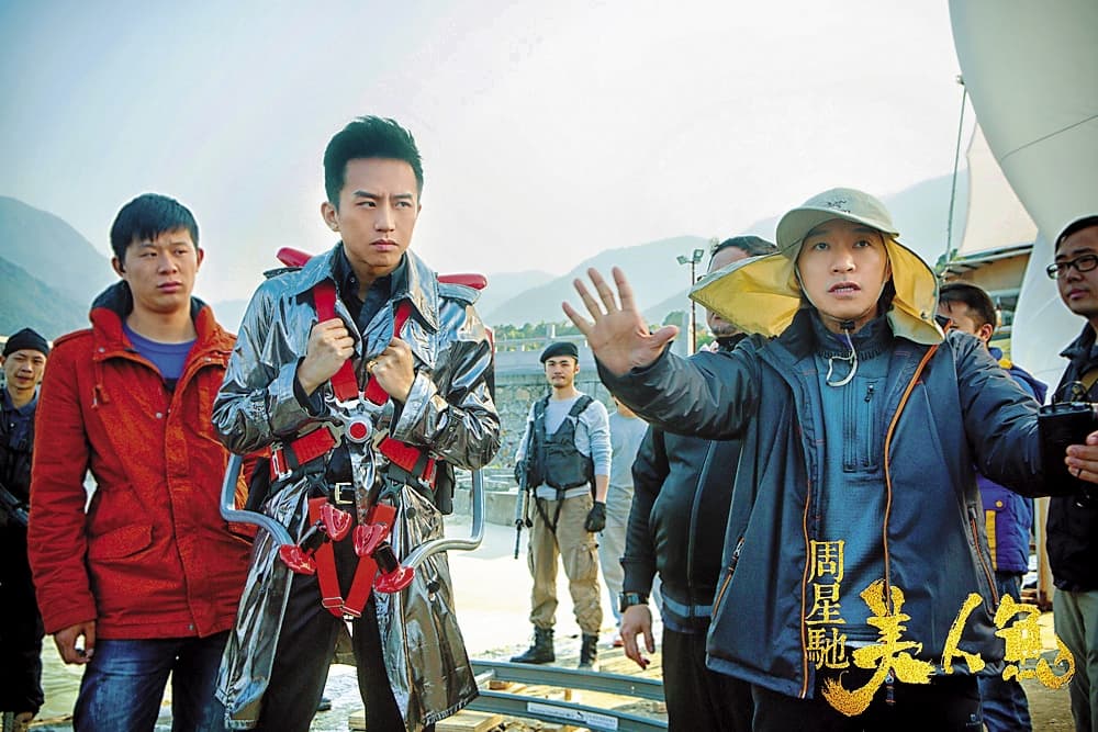 周星馳(右)執導的《美 人魚》因為大陸片配額 問題無法在台上映,遭粉絲抗議。(愛奇藝提供)