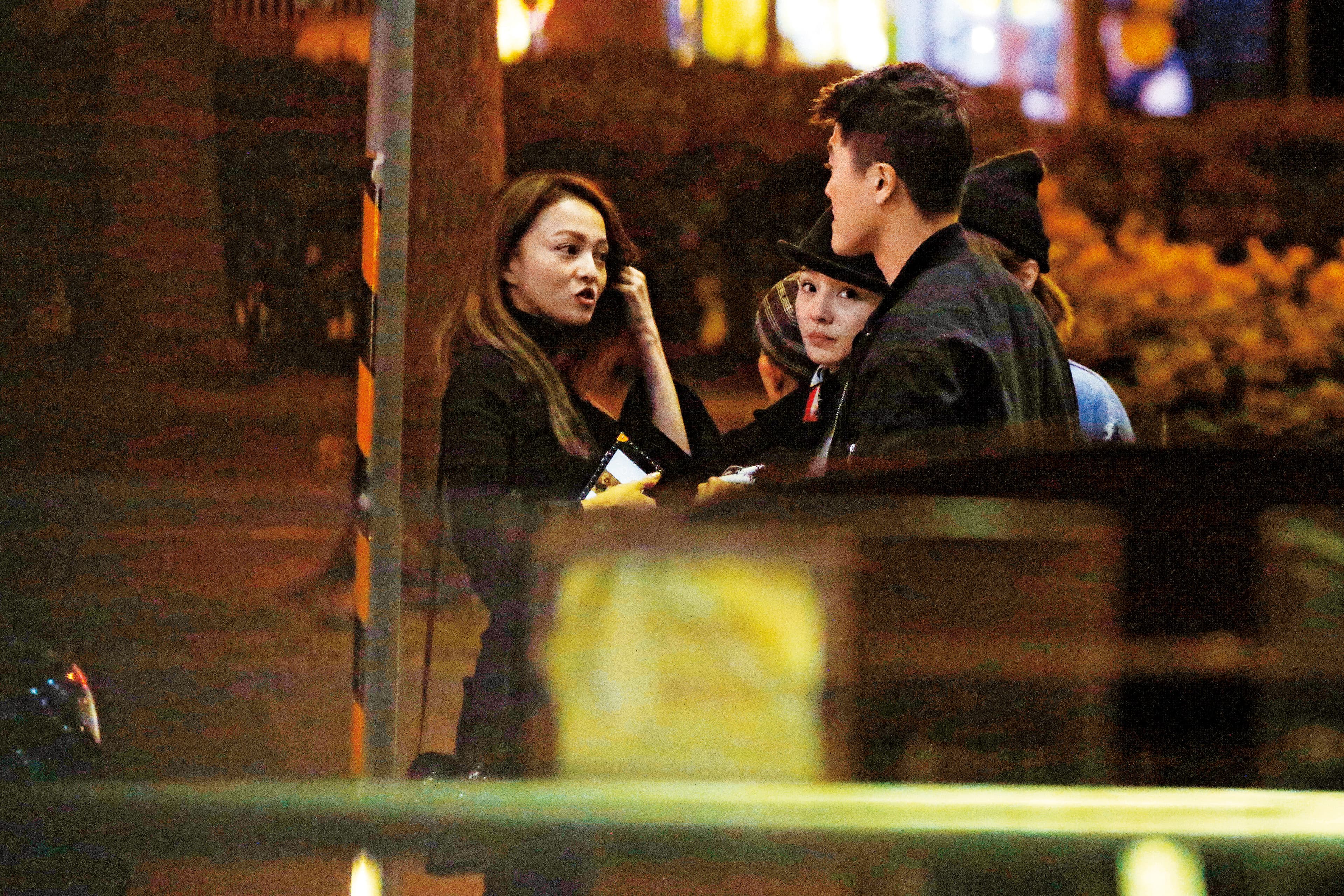 上週四晚間張韶涵和Jenny等友人，一同吃飯唱歌聚會。