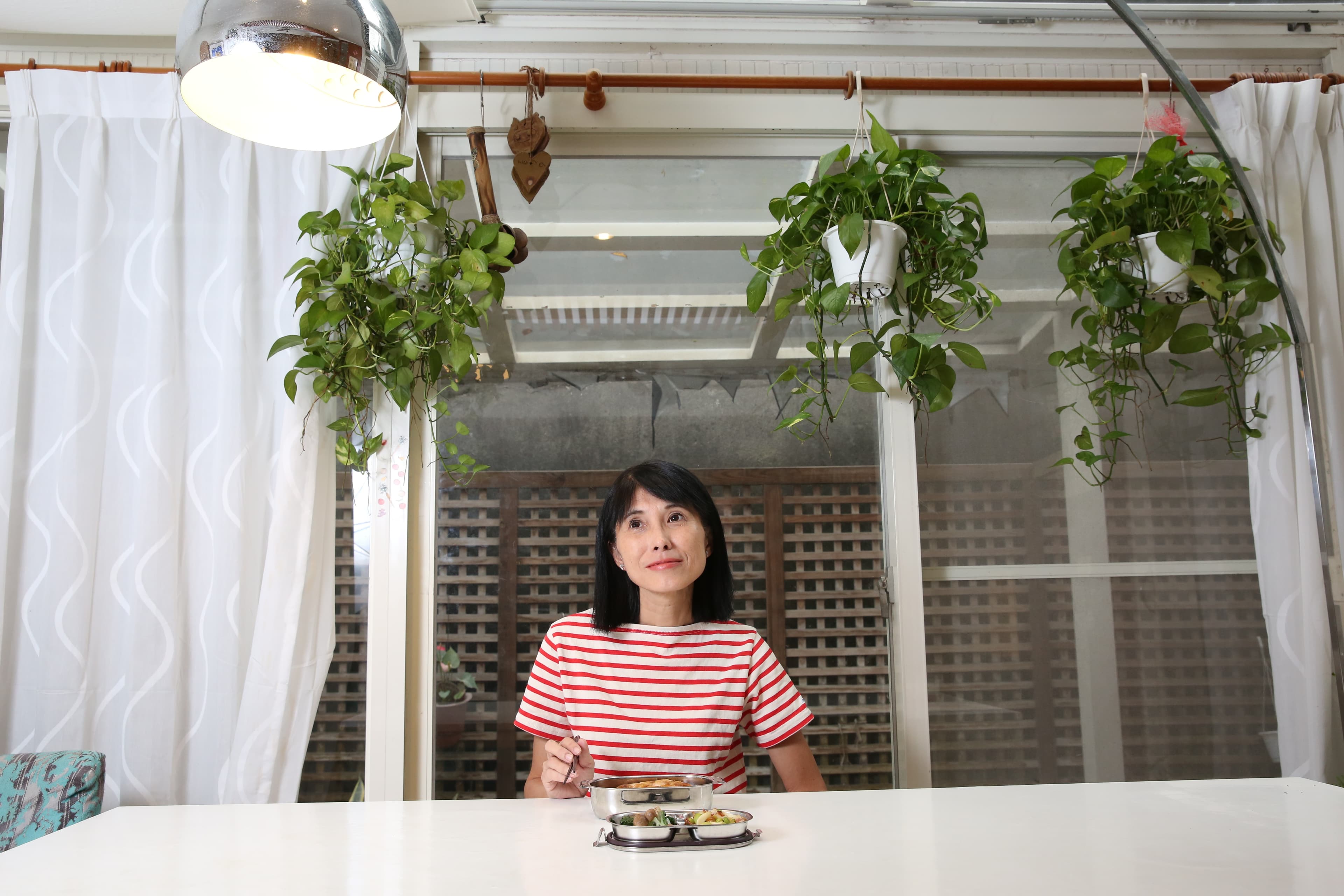 番紅花替女兒做了12年便當，女兒再幾個月就要上大學，她的做便當生涯也要結束。