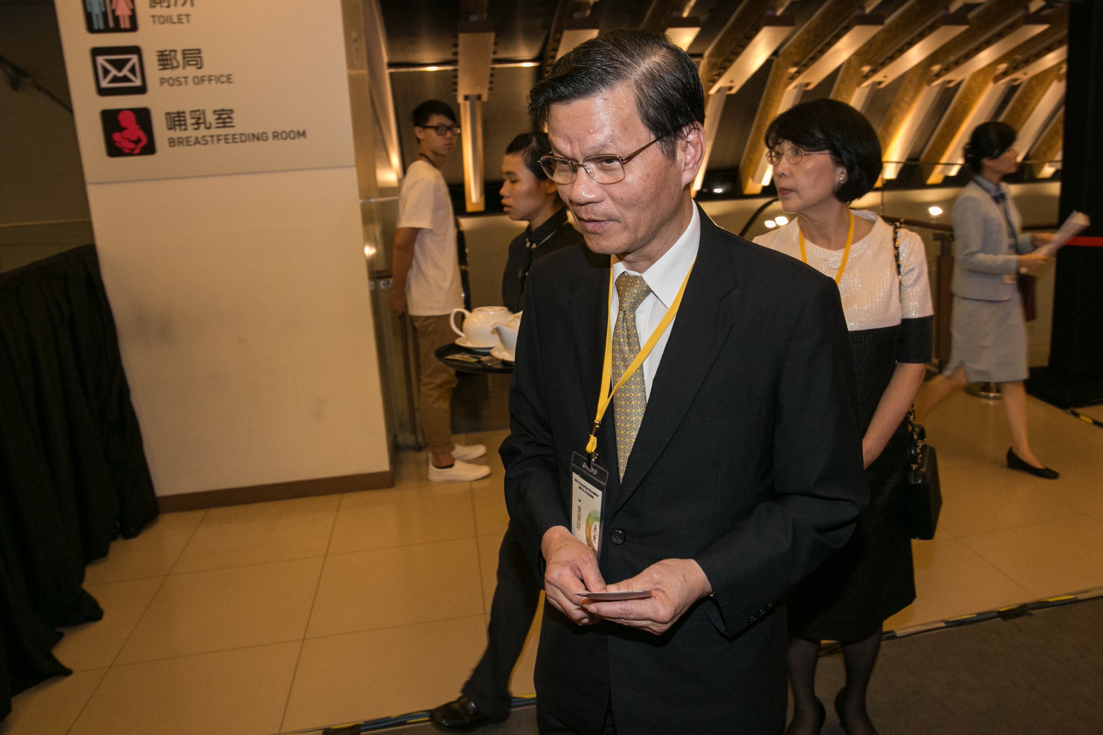 翁啟惠被依貪汙治罪條例起訴，成為中研院有史以來首位遭列貪污被告的院長，市價近億元的3000張浩鼎股票也被檢方請求沒收。