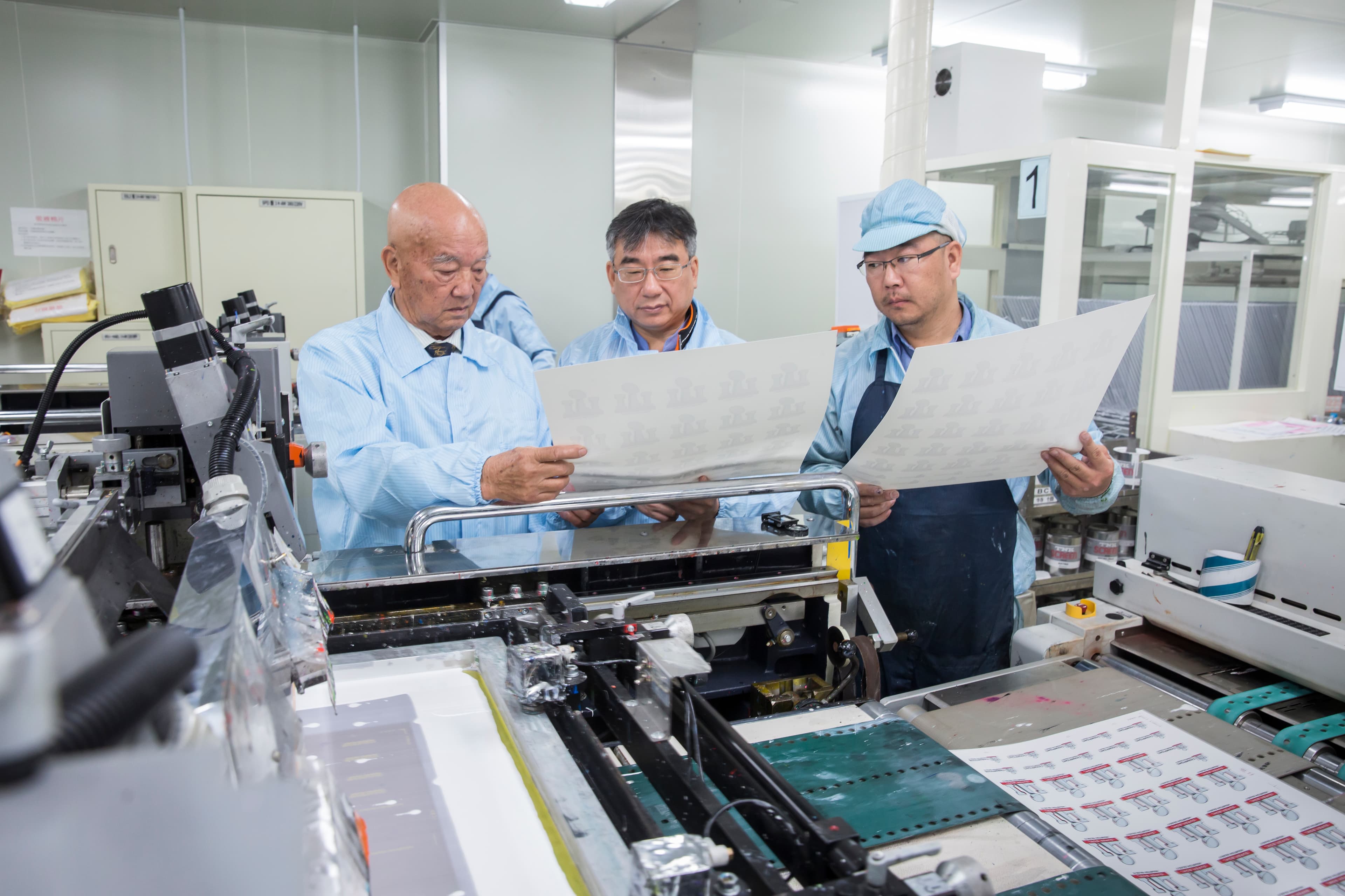 儘管完全符合國外客戶查廠標準,洪招儀還是不滿意,每天都逛廠想著還可以怎麼改?