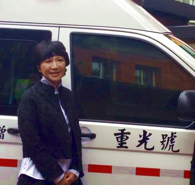 陳玉梅父親為已故台灣養樂多公司前董事長、中華職棒前會長陳重光。翻攝臉書