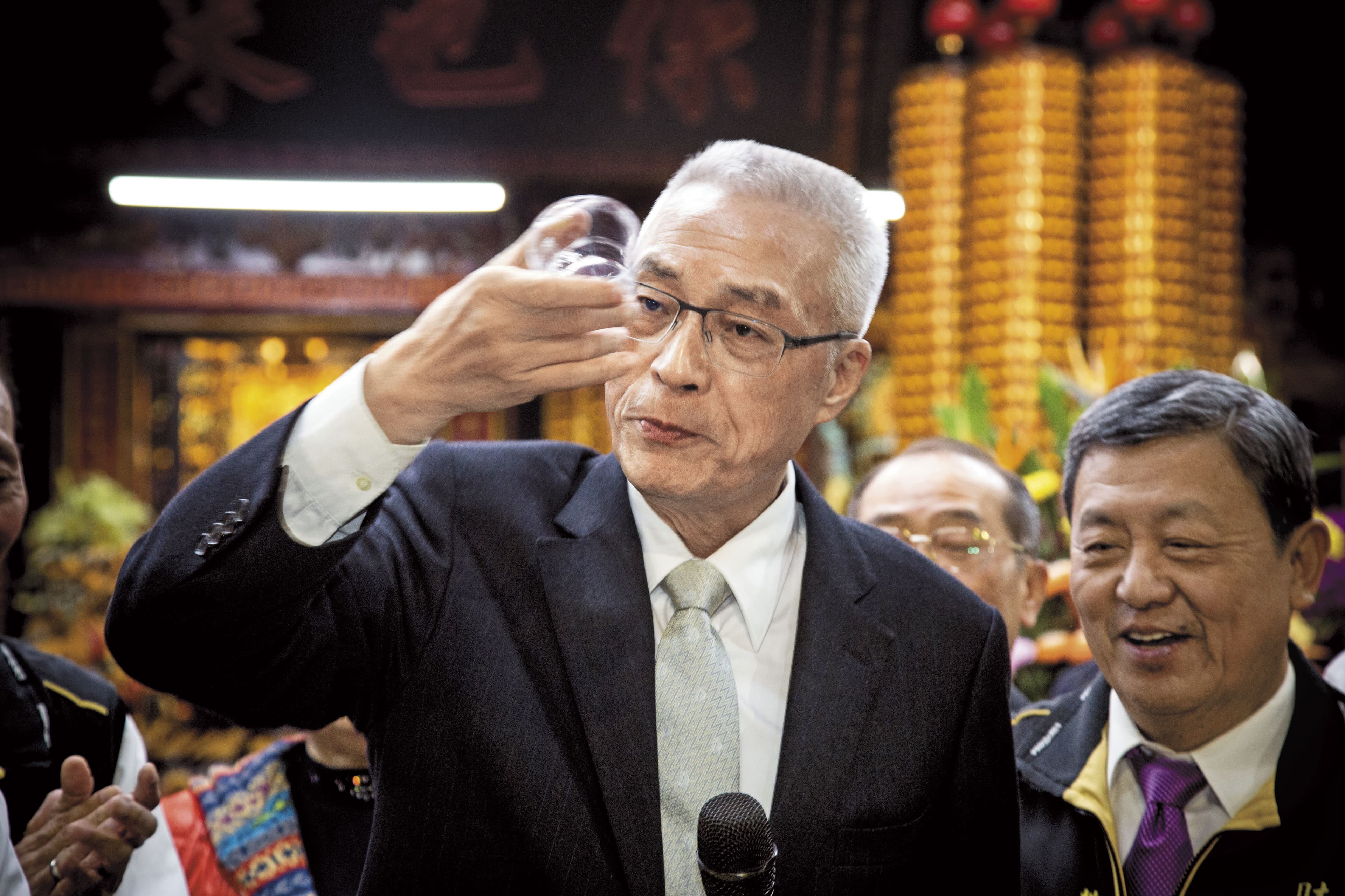 郝陣營評估，以本土票為主的前副總統吳敦義若進入第二輪選舉，就會輸掉選戰。