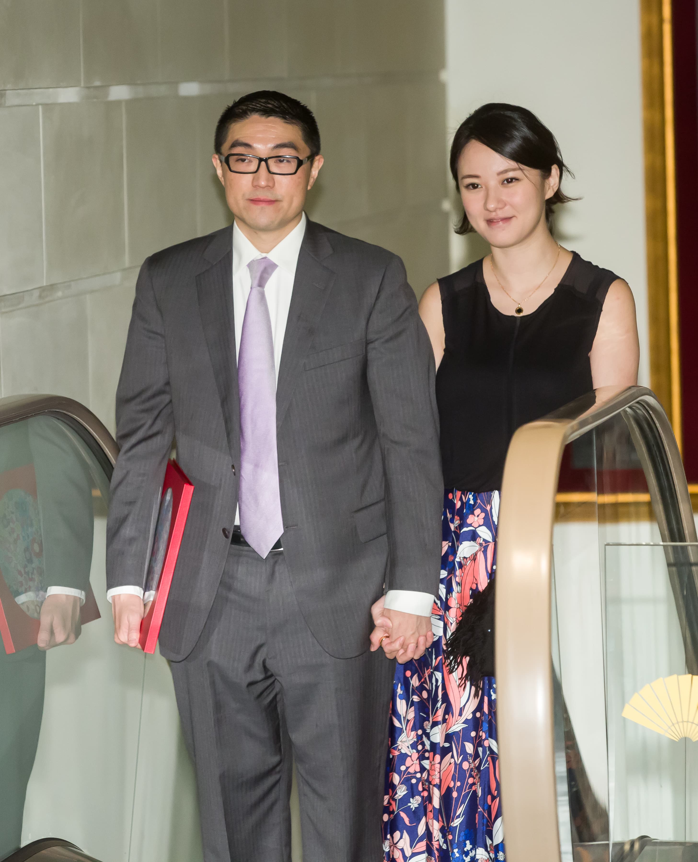 華聯國際由老牌上市公司大魯閣控股,董事長是大魯閣家族第二代、前國民黨立委謝國樑(左)