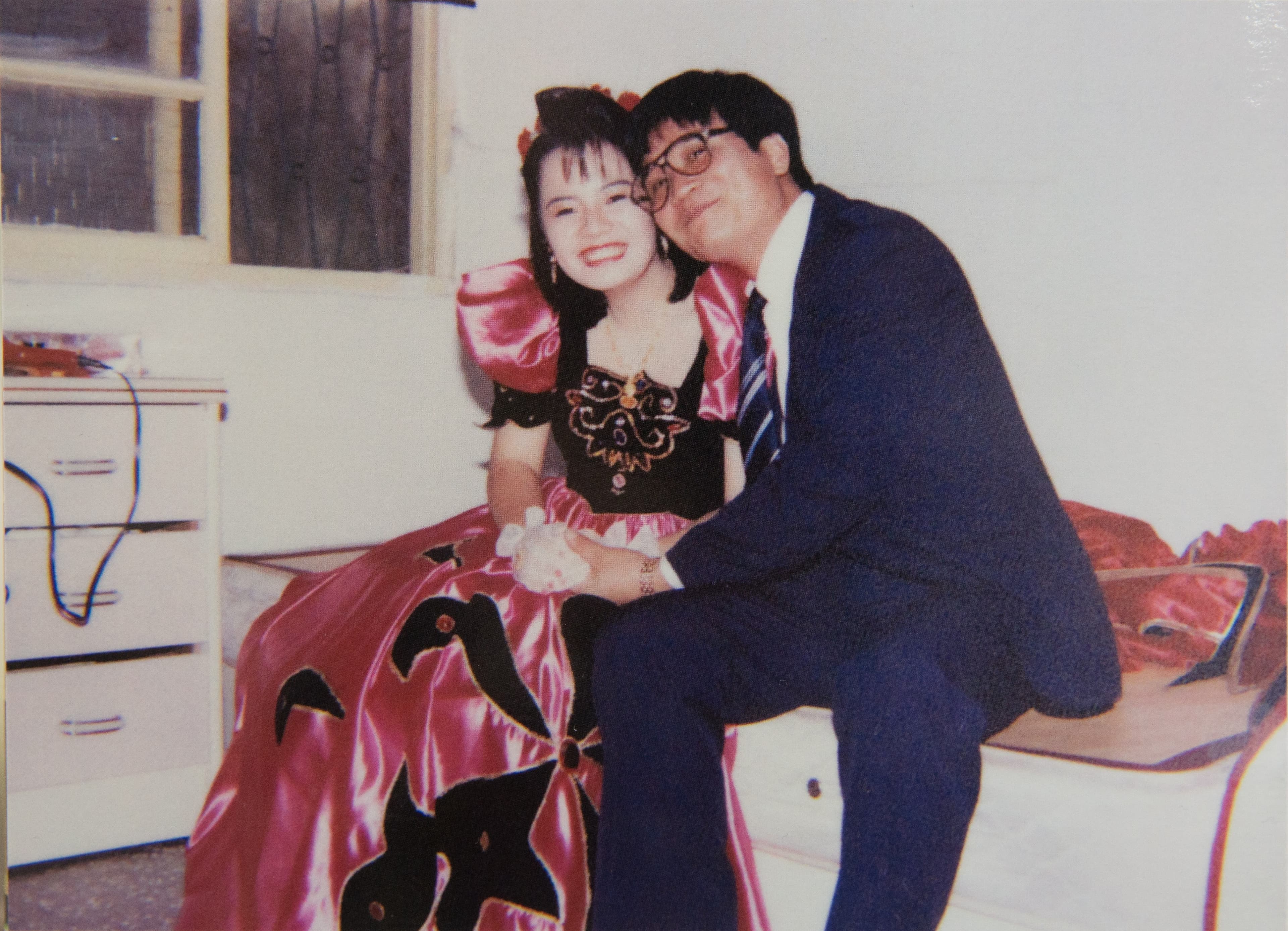 楊雪惠(左)與阿福(右)初戀就結婚,當年她才21歲,至今仍常想起當時的甜蜜模樣。(楊雪惠提供)