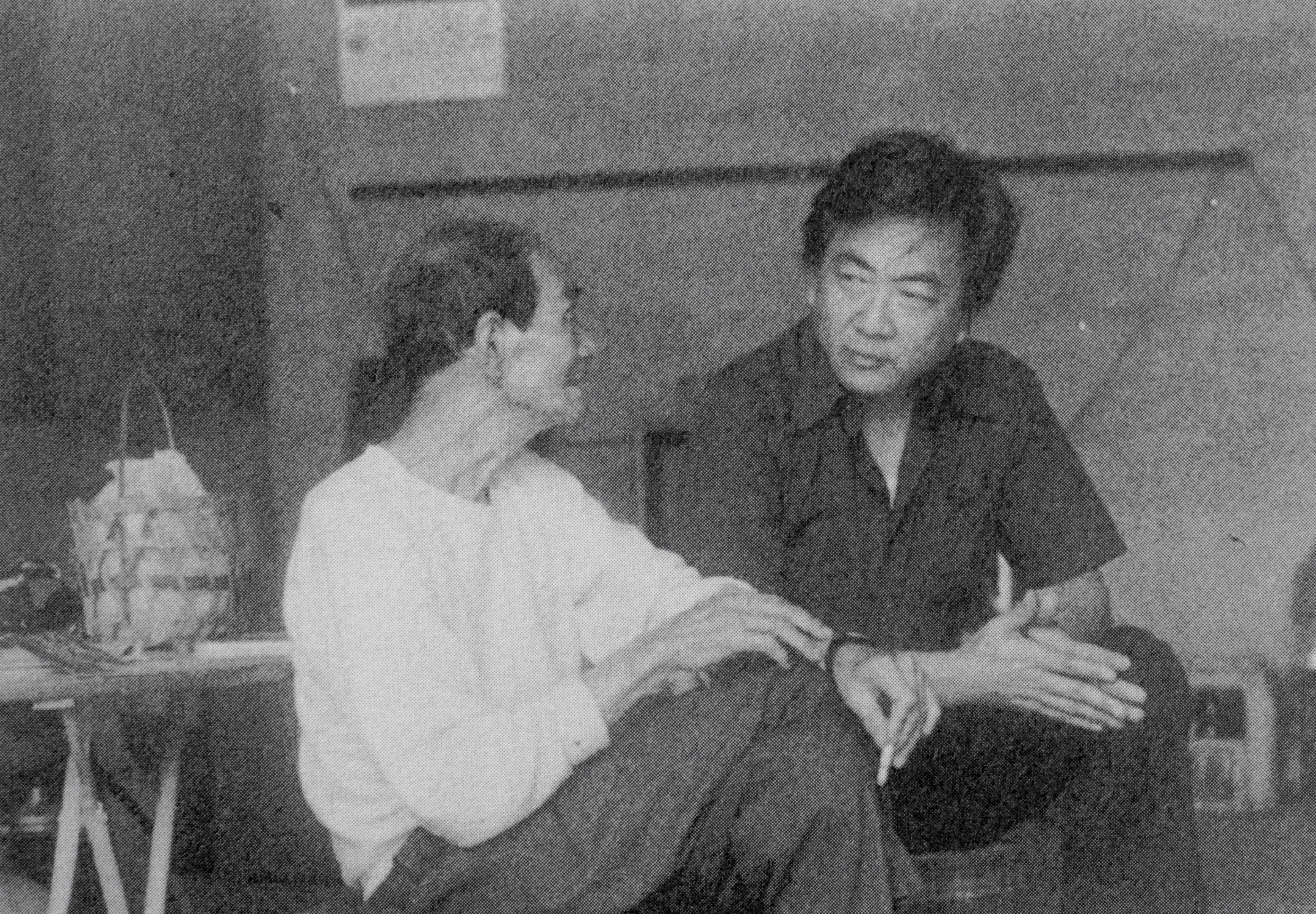陳映真(右)赴台中探視前輩作家楊逵(左)。(季季提供)