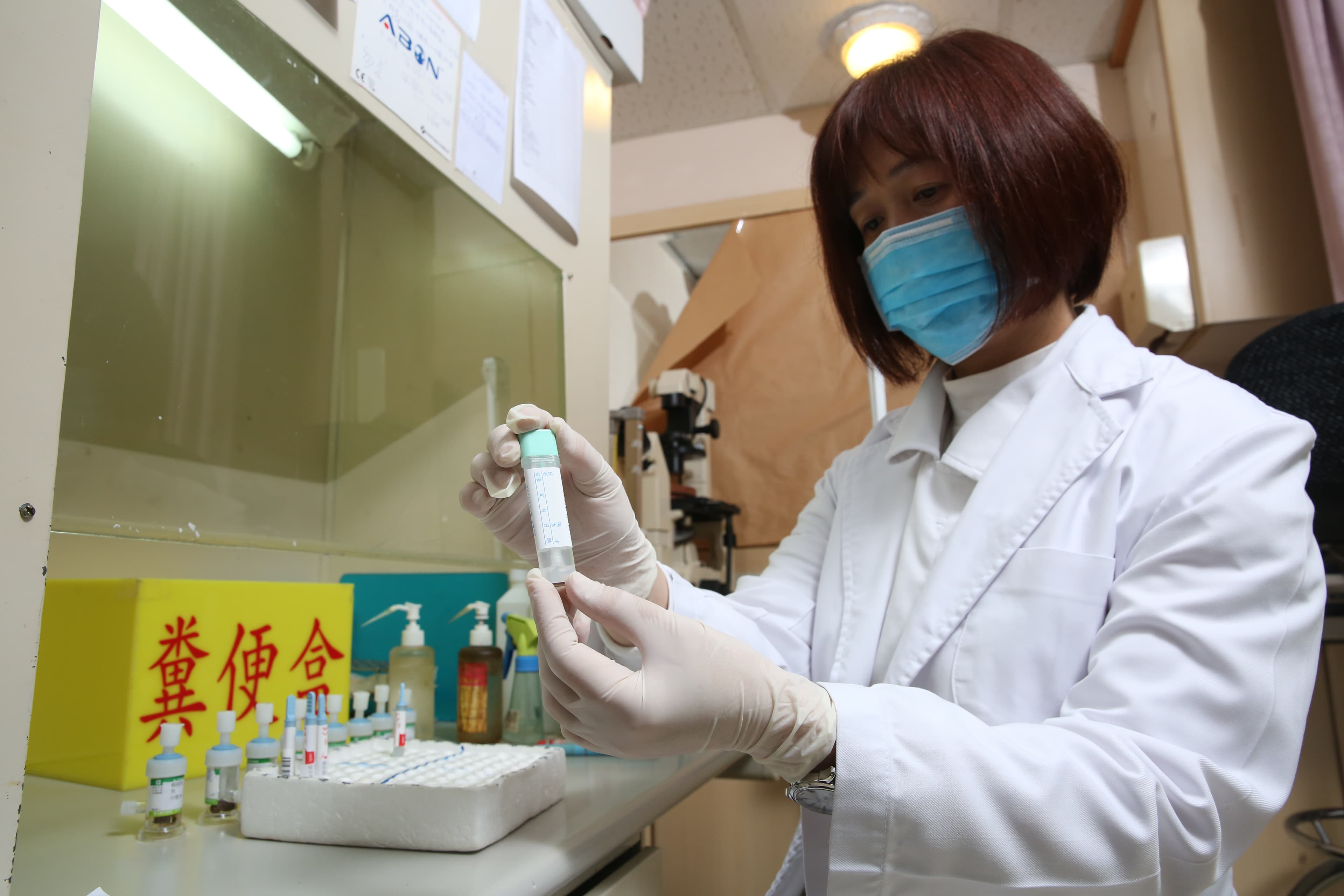 透過糞便潛血篩檢,可以藉此了解自己是否有息肉,或罹患大腸癌。