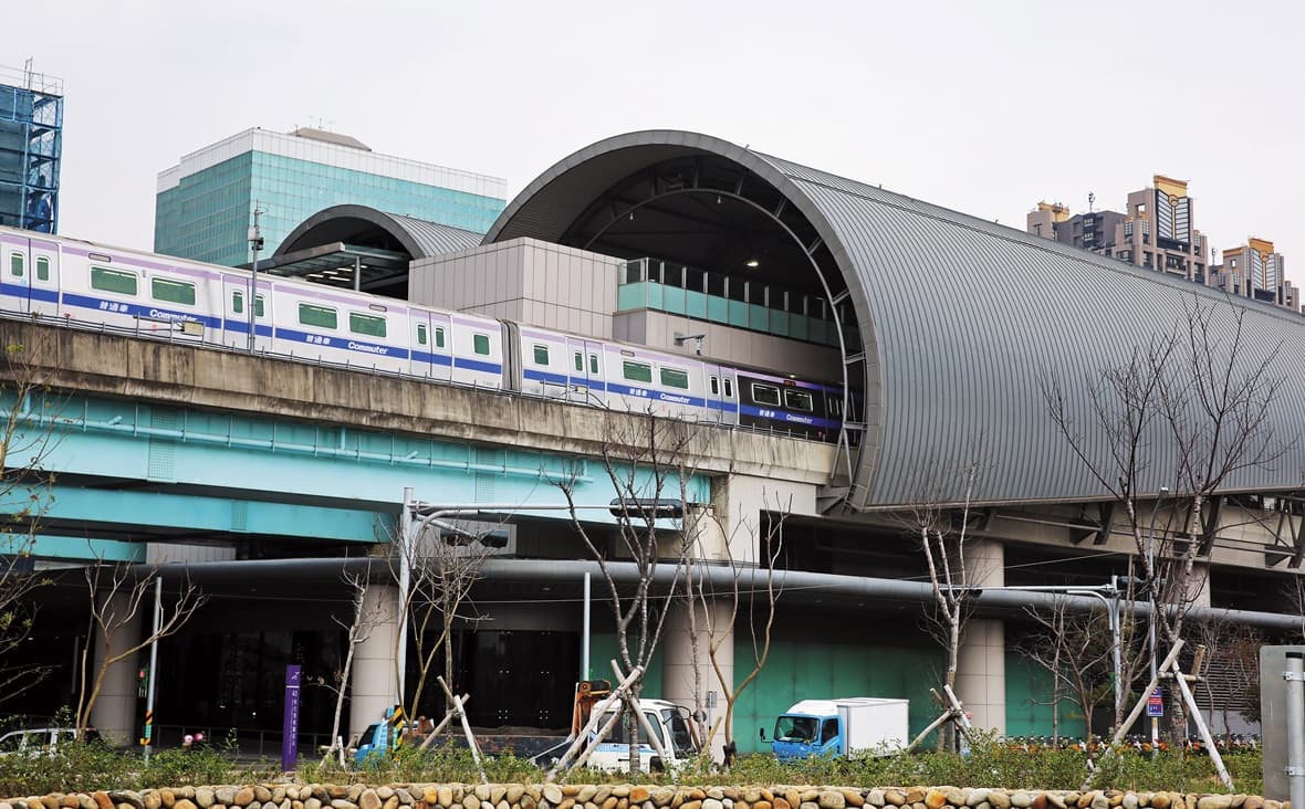 準備通車的機場捷運,部分站體內電梯,也由台灣通力公司承攬維修。