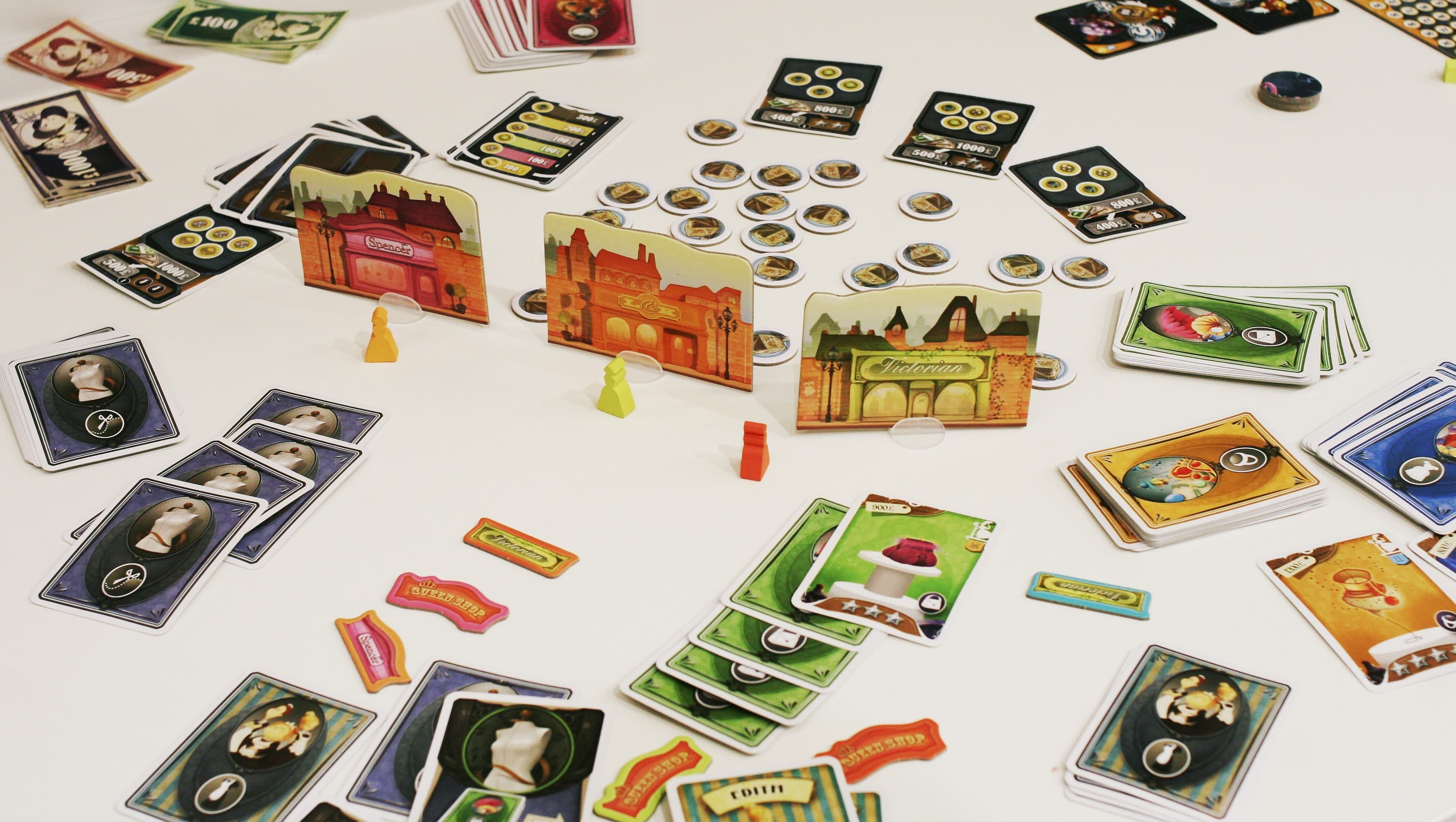 遊戲過程,配件相當多,需要足夠的設置空間(圖片來源:BGG)