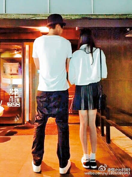 信的女兒16歲,已有176公分,信得意說:「她的基因就是這麼高啊。」(翻攝自信微博)