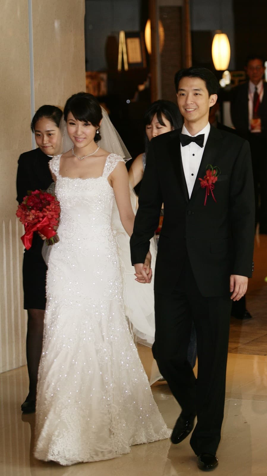 蔡宗翰在2008年娶美國學校學妹、中租高層千金楊絢茹,三年內生下兩個兒子,父親蔡宏圖稱許他「效率很好」。