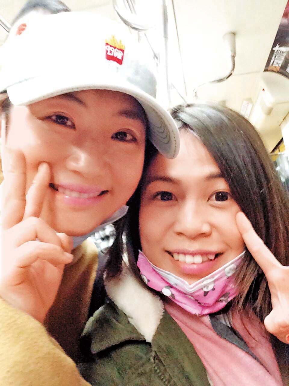 Selina在2月28日搭乘捷運還搭訕歌迷送上驚喜,當時掌鏡的人就是余婕。(翻攝自網路)