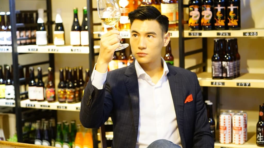難道喝白酒晃杯的人多半只是耍帥嗎?