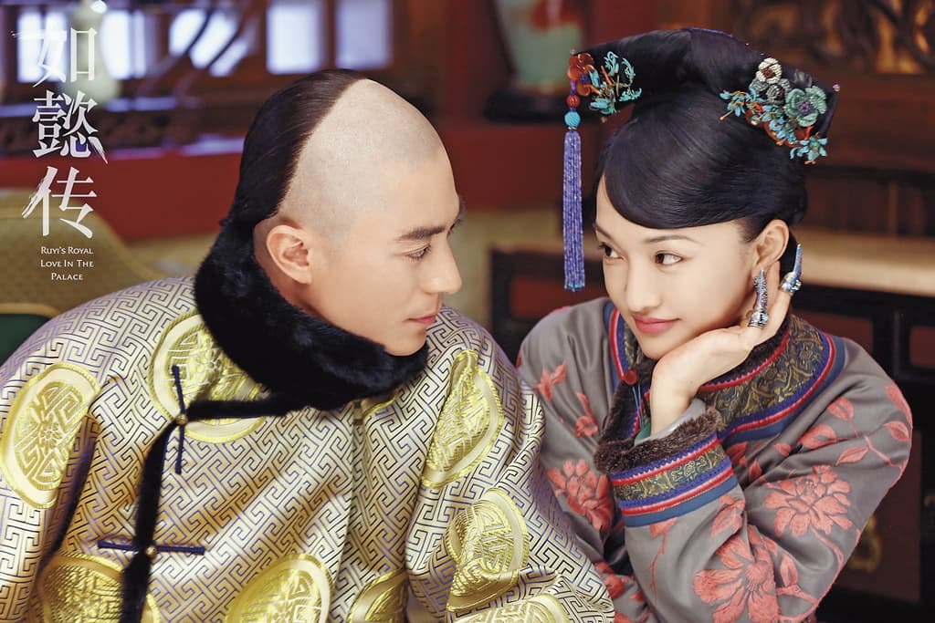 霍建華(左)影視通吃,他和周迅主演的《如懿傳》傳拿高片酬成為話題,亦襯托出霍建華走紅華語大市場的地位。