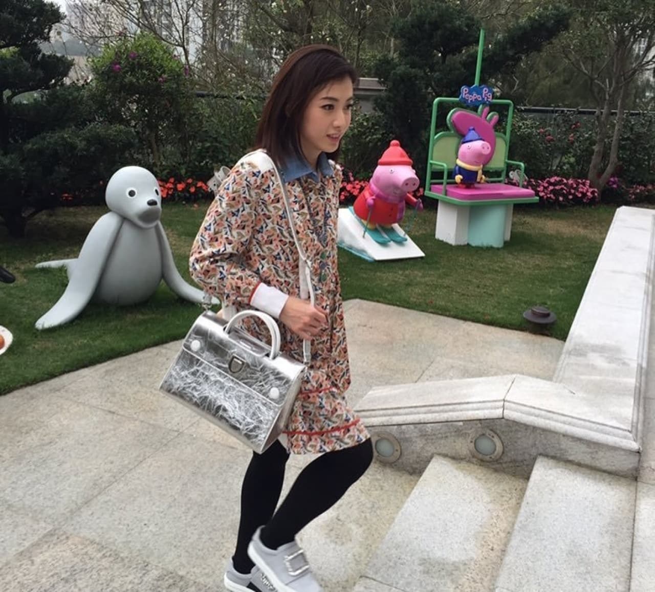 甘比讓香港富商劉鑾雄甘願掏出八百億獻給她。(翻攝微博)
