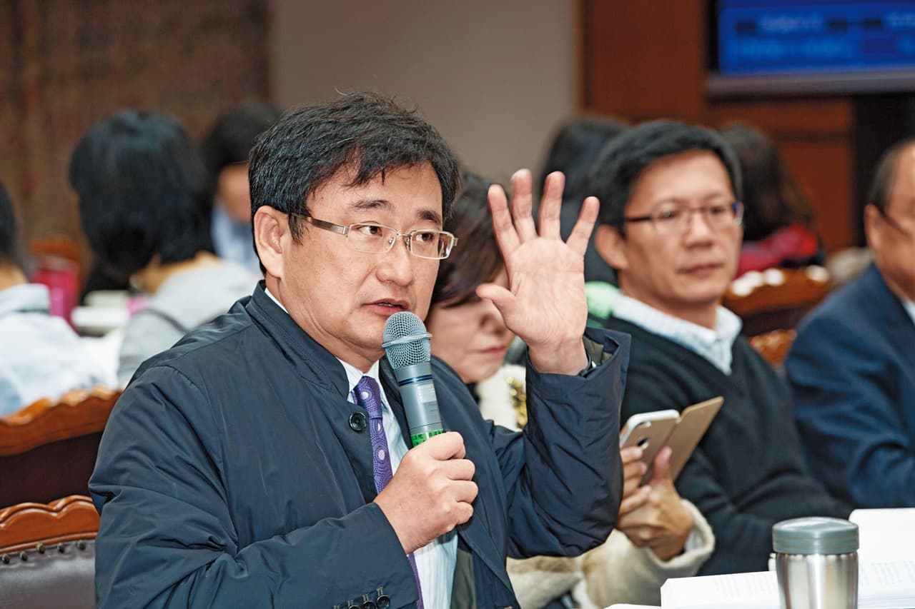 Vicky去年曾向民進黨立委黃國書陳情。