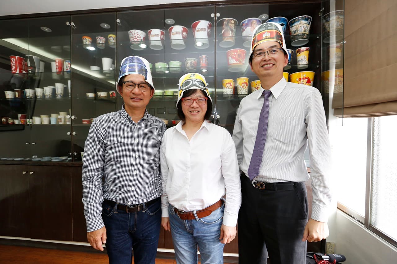奎達紙容器產品多元，內銷之餘亦出口超大盎司影城專用爆米花桶，吃完後還可當造型頭盔。