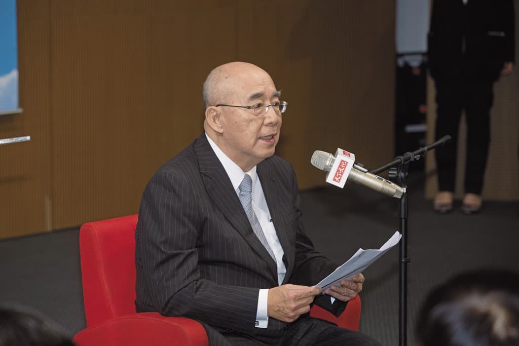 吳伯雄(圖)反對吳志剛與妻子離婚,但對吳志剛在外的感情生活,也無可奈何。