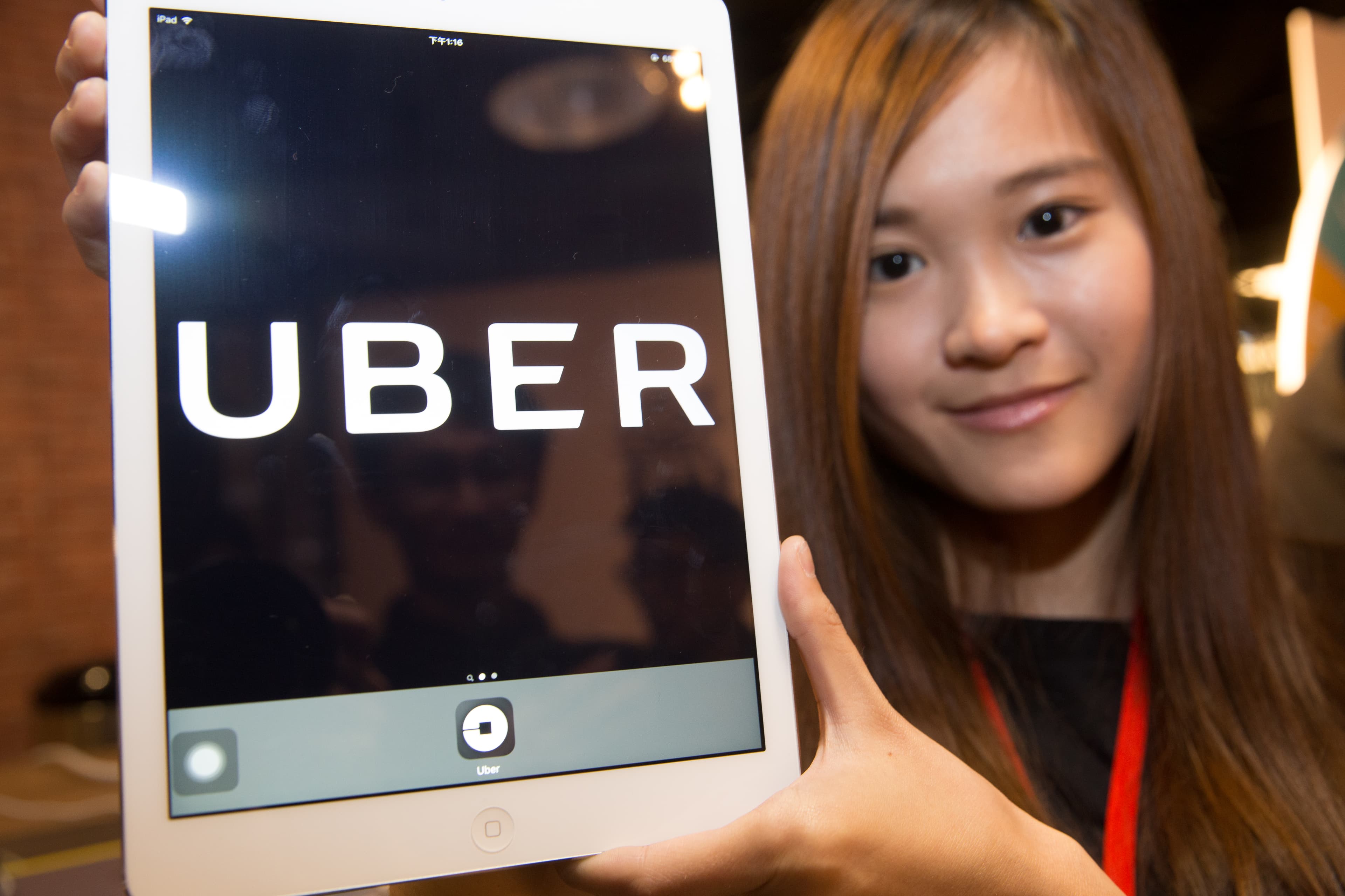 Uber重返台灣市場,轉向與數十家台灣租賃車業者、職業駕駛等合作。