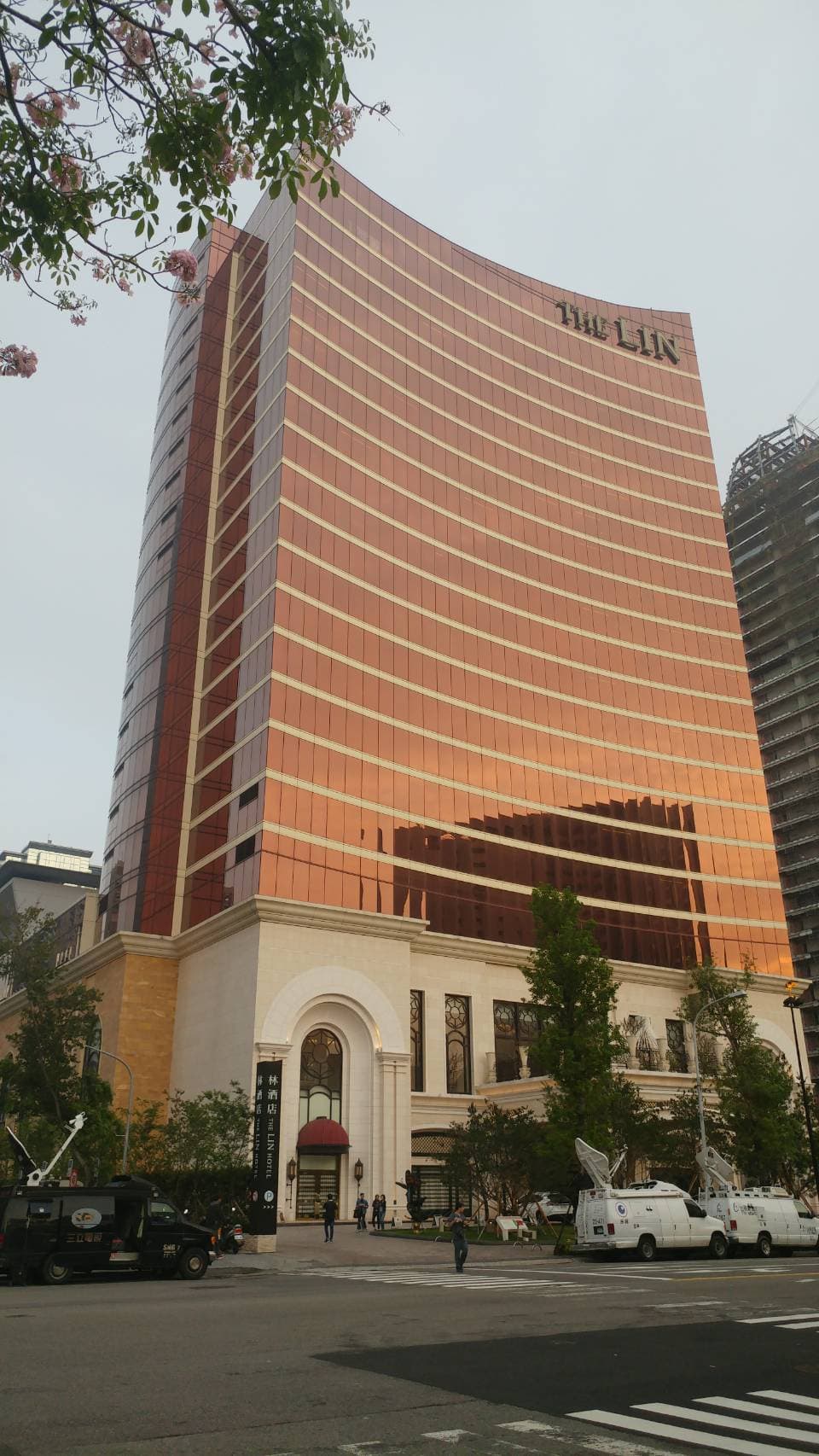 洪慈庸與卓冠廷今(24日)晚間宴客不到10桌,地點設在台中西屯區的「林酒店」。