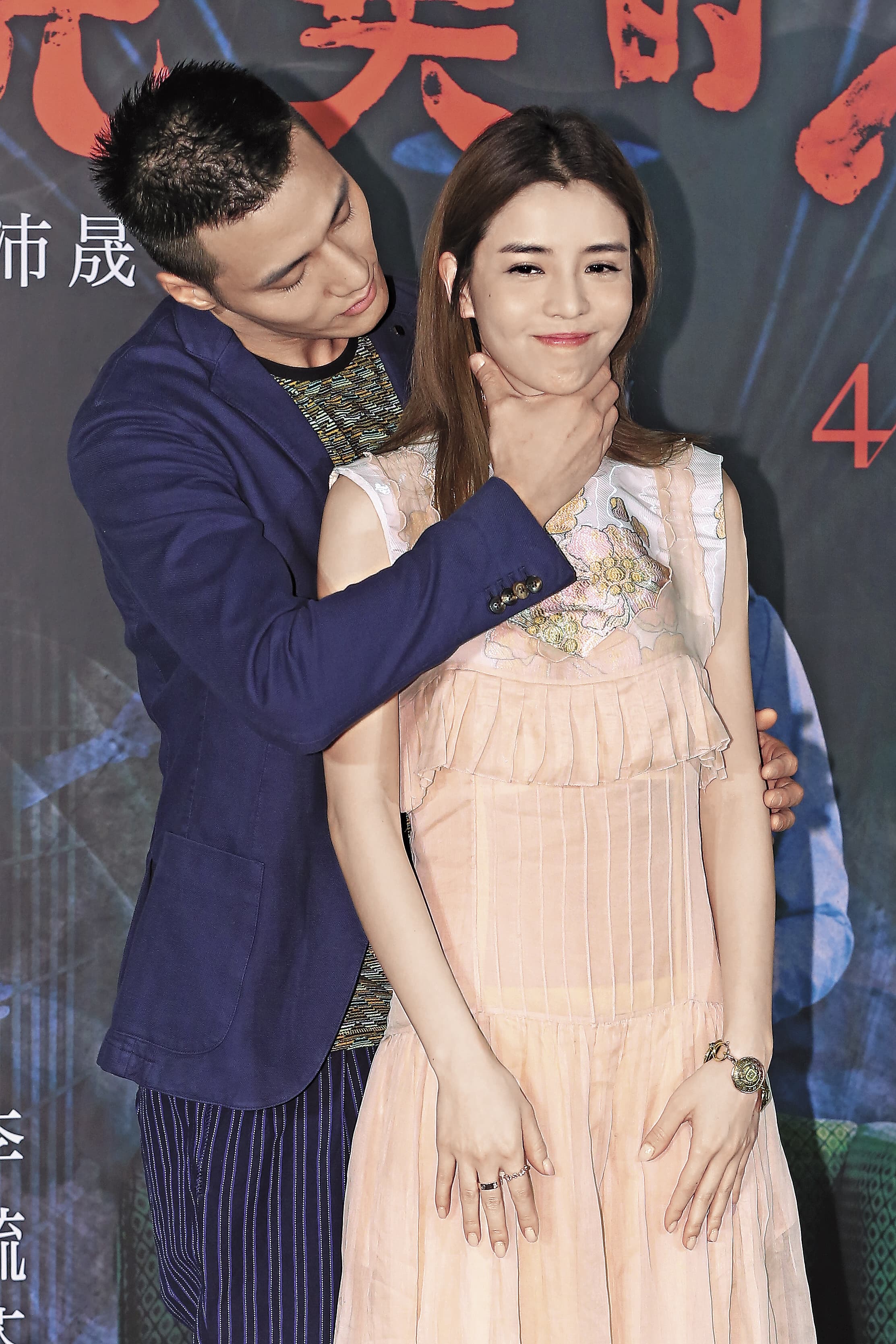 張睿家(左)、李毓芬(右)出席《最完美的女孩》首映會,兩人有點親密。