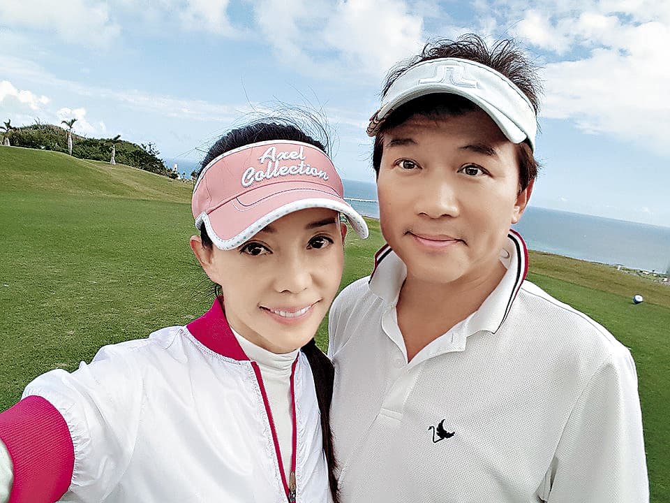 孫鵬(右)跟狄鶯結婚、離婚又結婚,總共21年,就算有林姓蠍女疑似介入,但仍沒離婚,繼續恩愛。