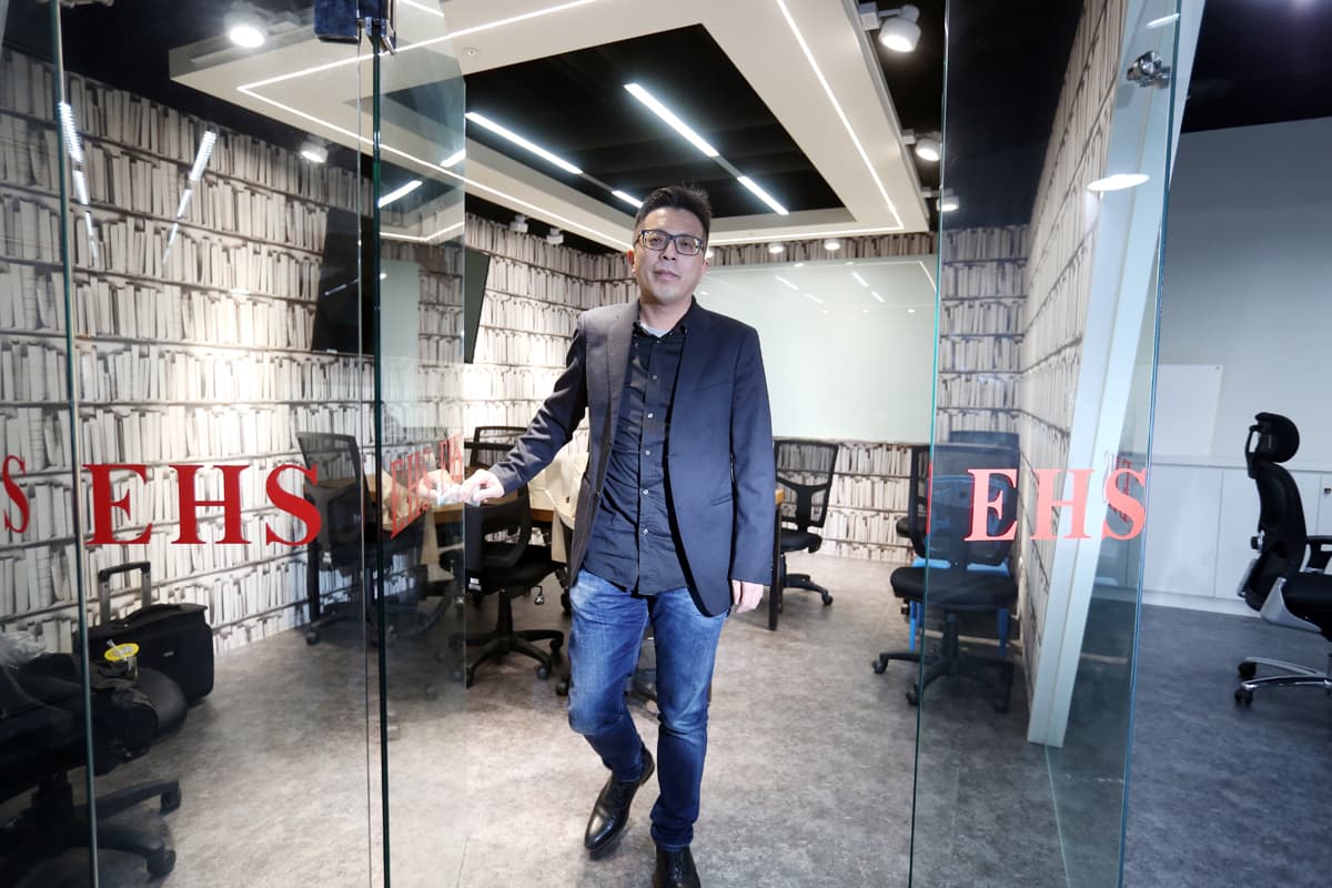 王令麟說得直白，王志仁是身邊第一大炮。