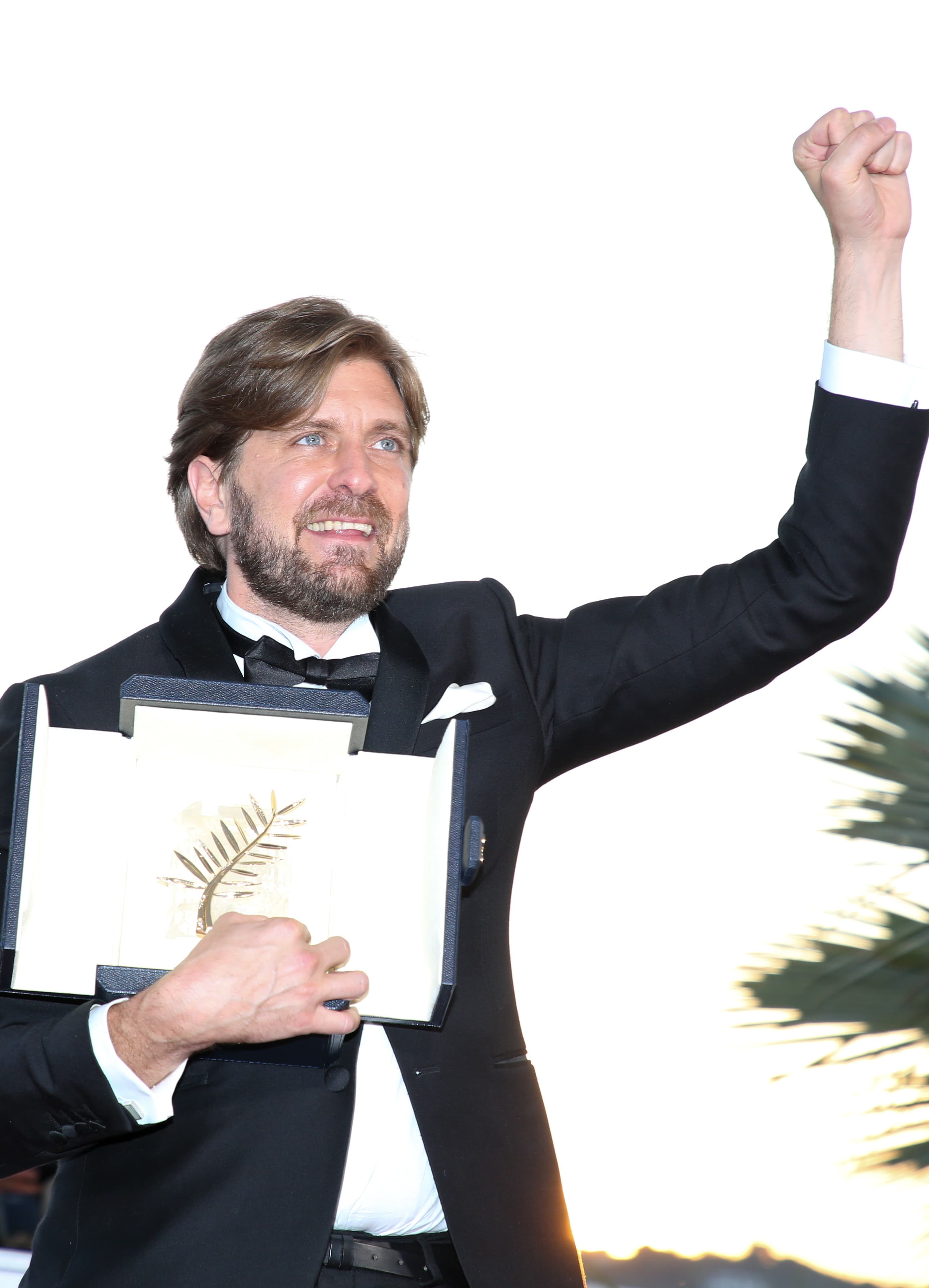 《廣場風暴》導演魯本奧斯倫(Ruben Östlund)獲頒金棕櫚獎。