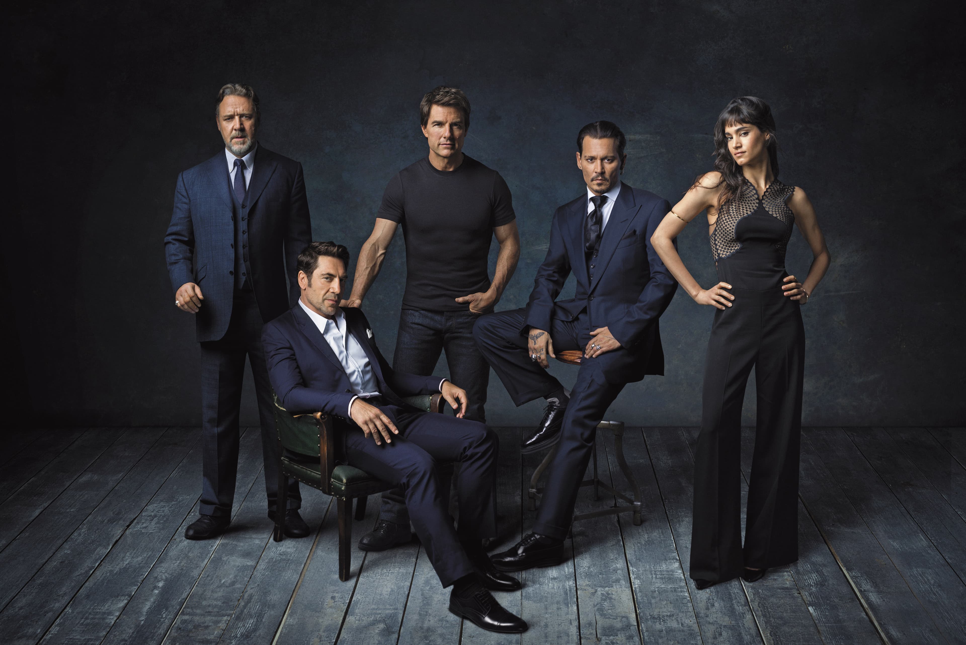 「闇黑宇宙(Stars of Dark Universe )」重現環球影片的經典人物,羅素克洛(左起)飾演化身博士,哈維爾巴登飾演科學怪人,湯姆克魯斯扮演尼克莫頓,強尼戴普飾演隱形人,蘇菲亞波提拉則飾演安瑪奈特公主。