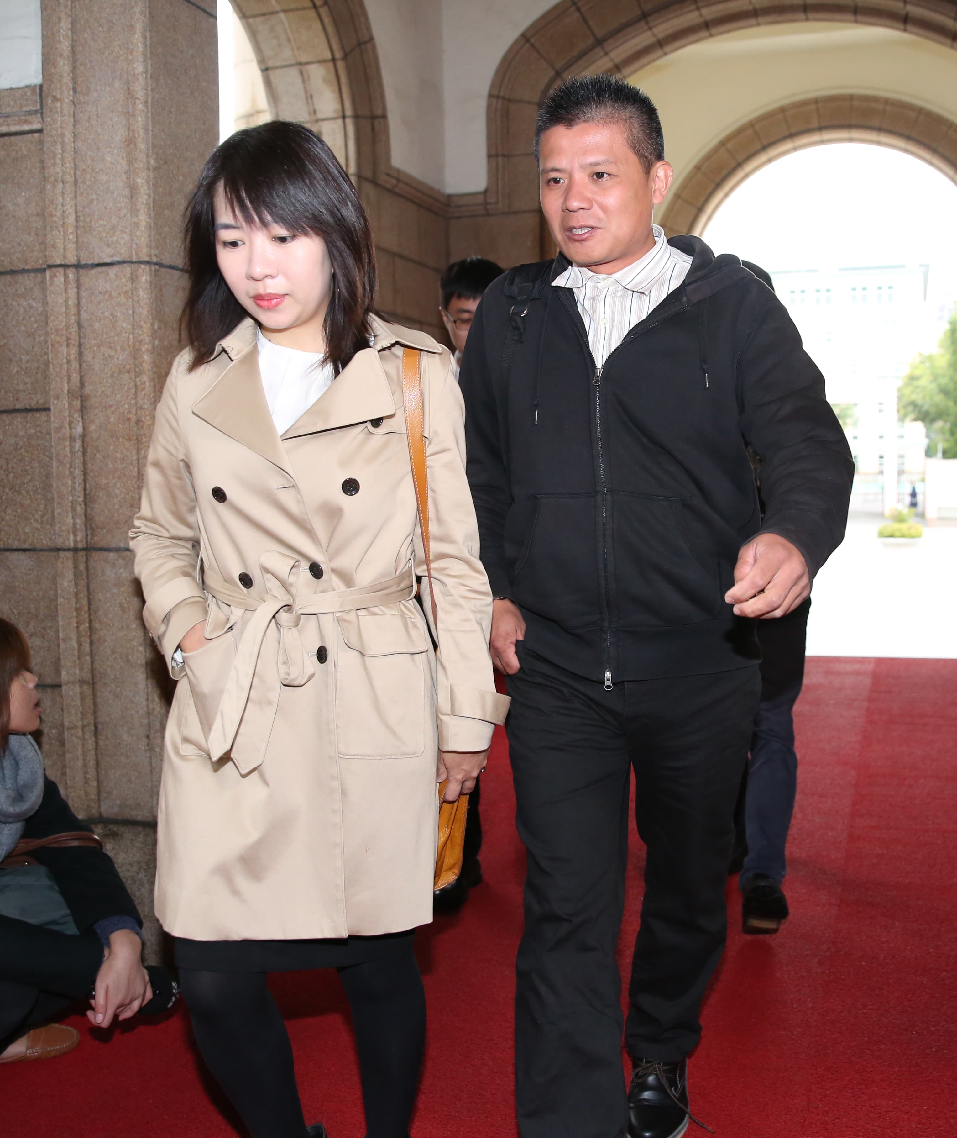 台大心理系助理教授趙儀珊（左）是謝依涵的心理鑑定師。