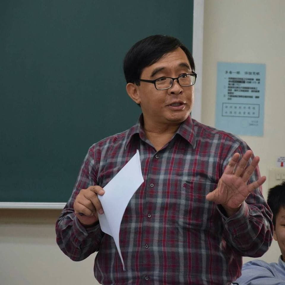 律師鄭懿瀛指出,院長的女兒申請教職,必須父親依法迴避,違法最高可罰5百萬。