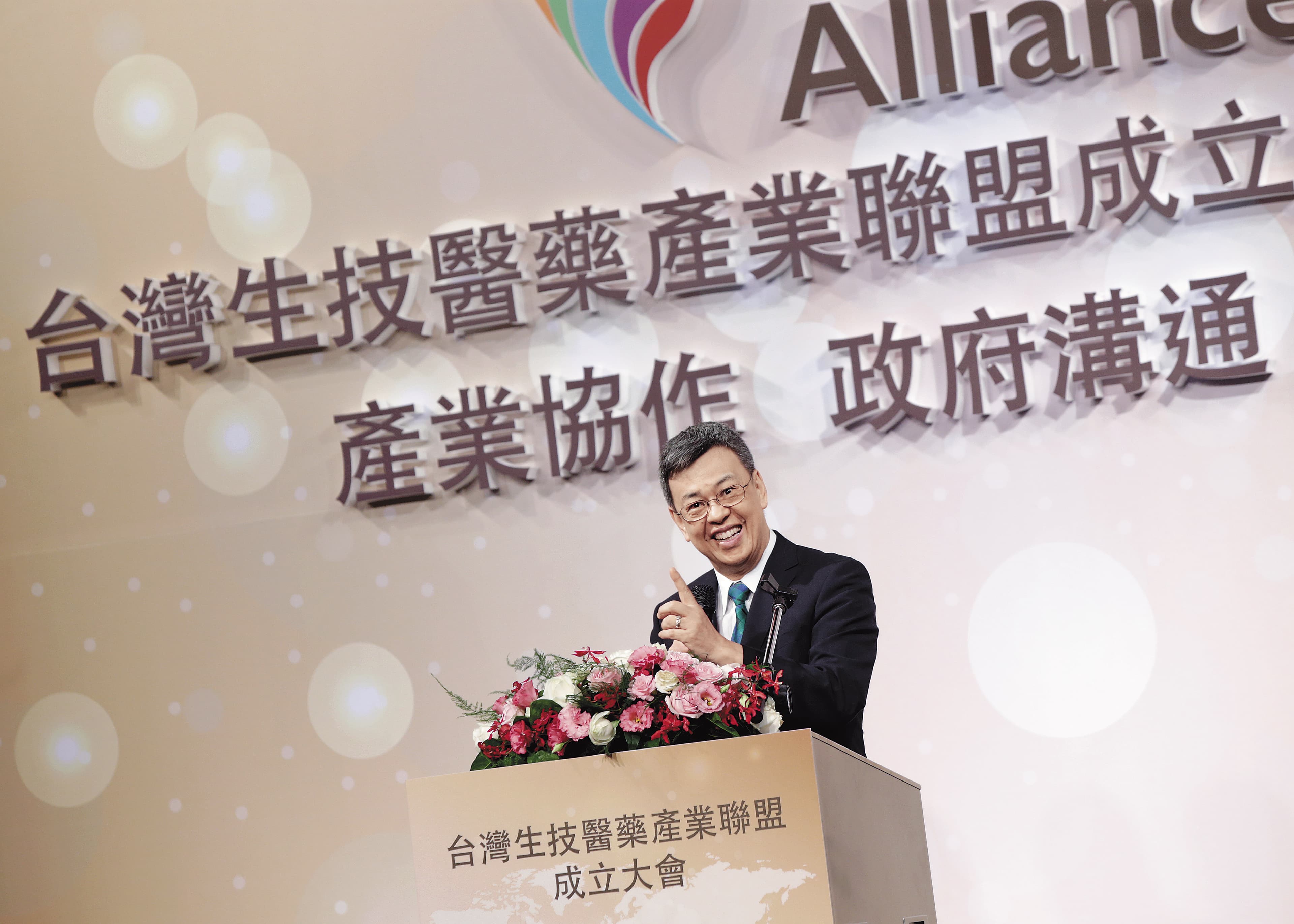 生策會與政府溝通不順,副總統陳建仁跳下來,請同門師弟張鴻仁另組生醫聯盟當民間窗口。(總統府提供)