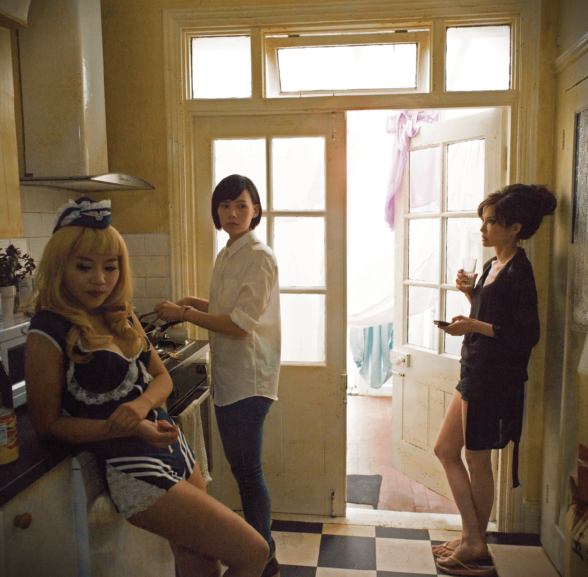 《接線員》3位女角皆有突出表現,陳湘琪更有異於以往的大膽演出。(鏡象電影提供)