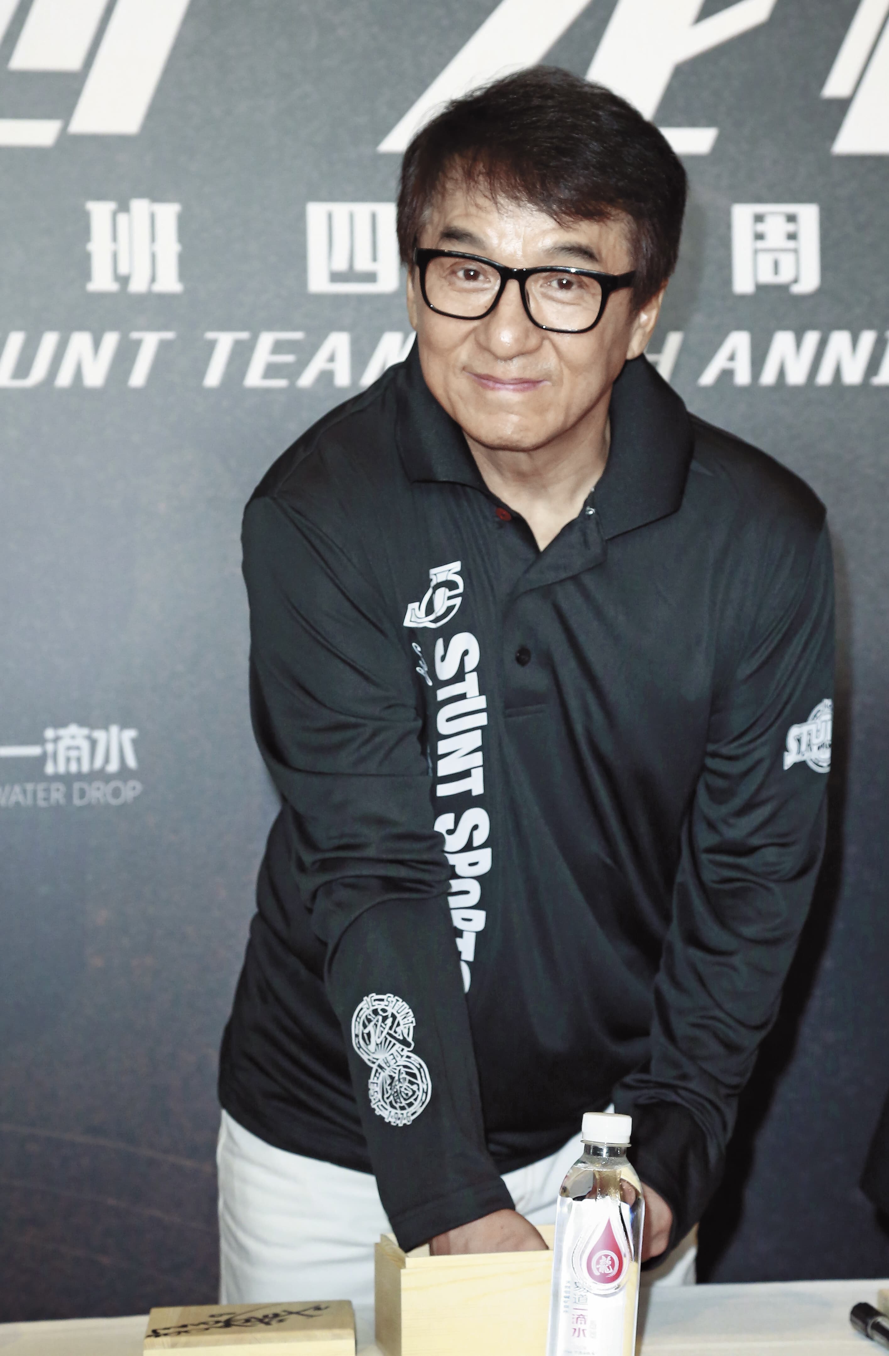 成龍為武術和電影貢獻一生心力,最近在成家班40周年活動上,還自掏腰包捐錢替武術工作人員投保。(蕭志傑攝)
