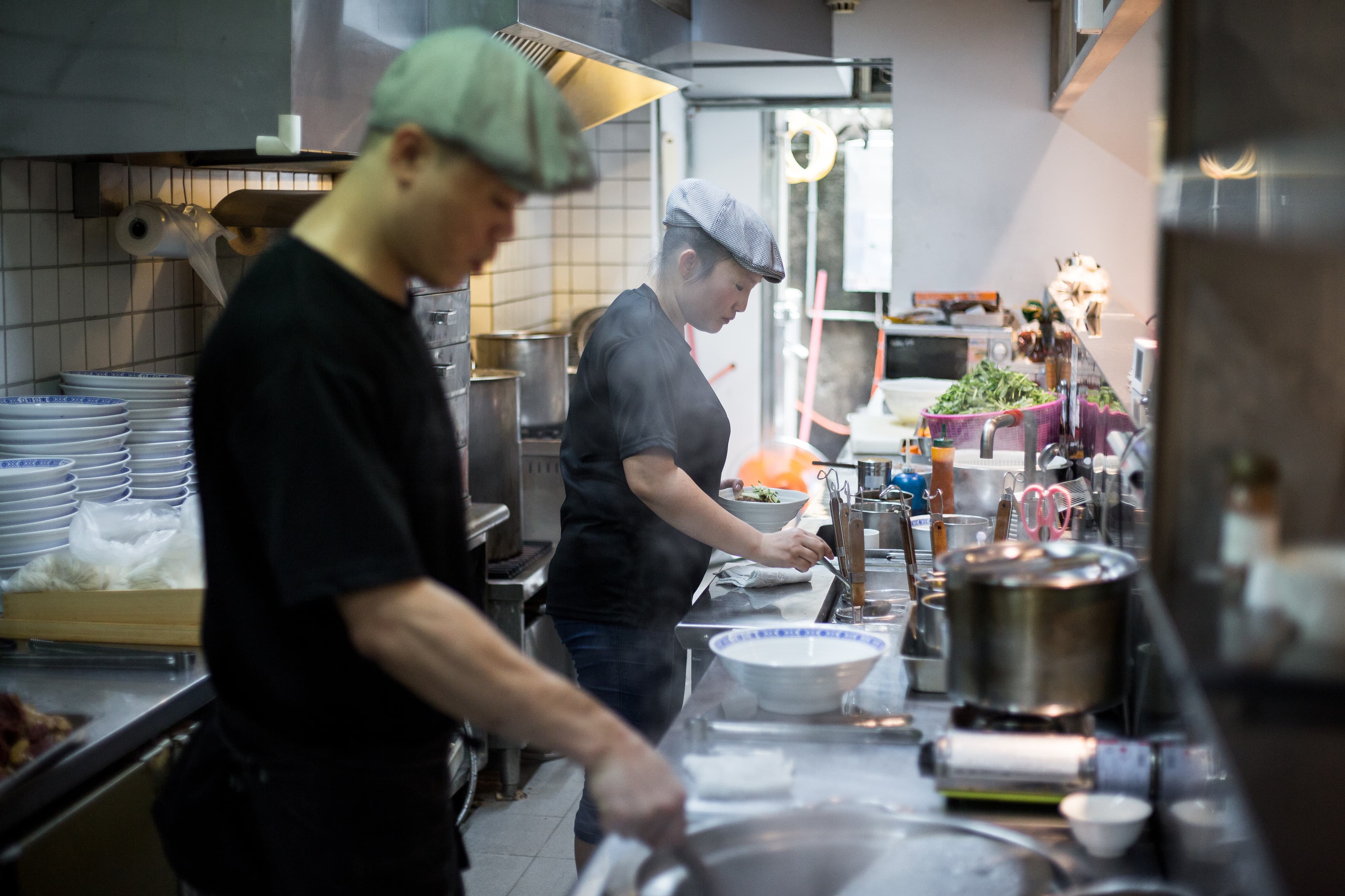 無論4家火鍋連鎖,到巷弄間的牛肉麵小店,處女座A型的邵昕,對餐廳環境整潔特別要求。