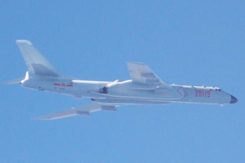 中國轟6戰機繞台,我方全程監控。