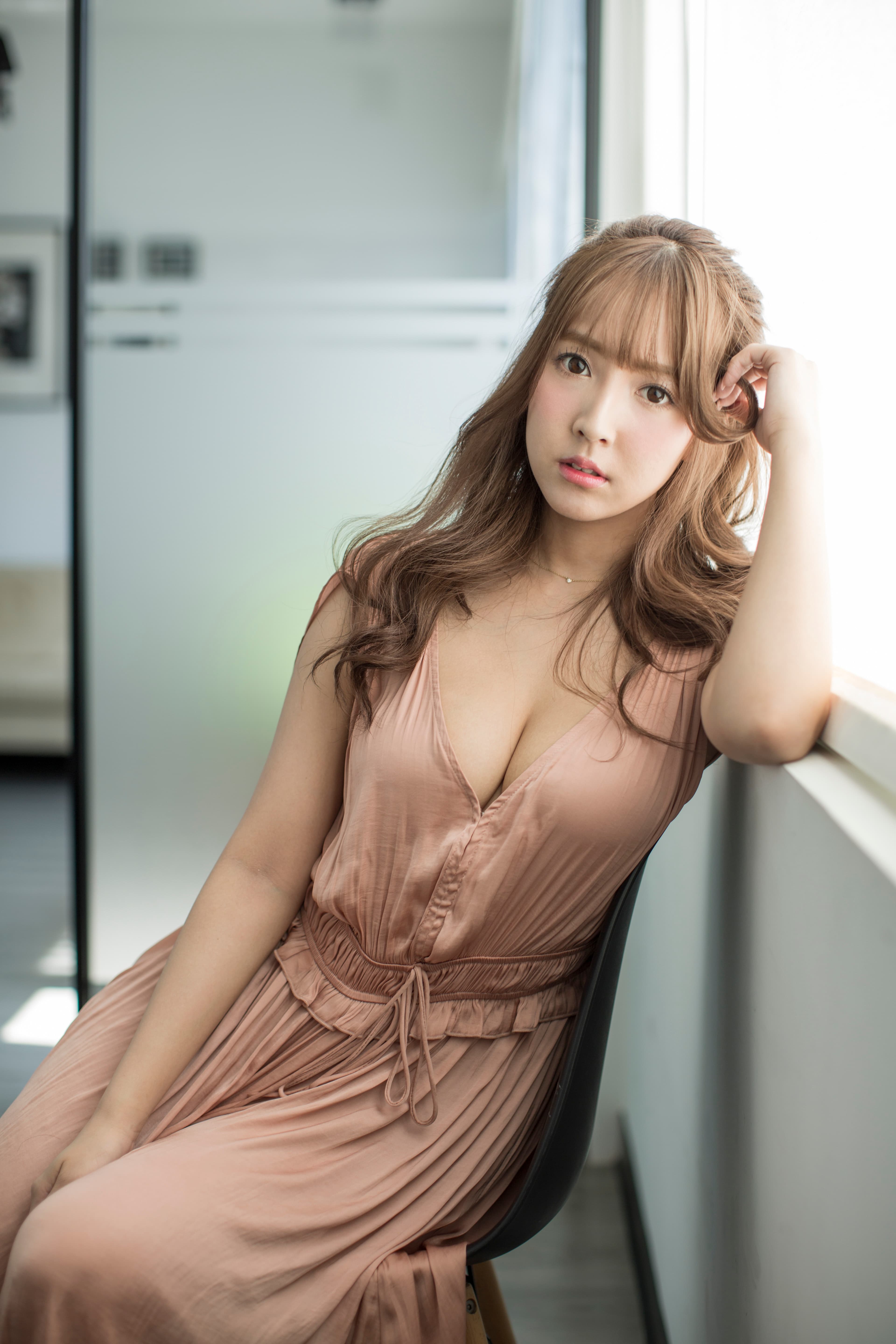 三上悠亞D奶好身材毫不怕讓大家欣賞。