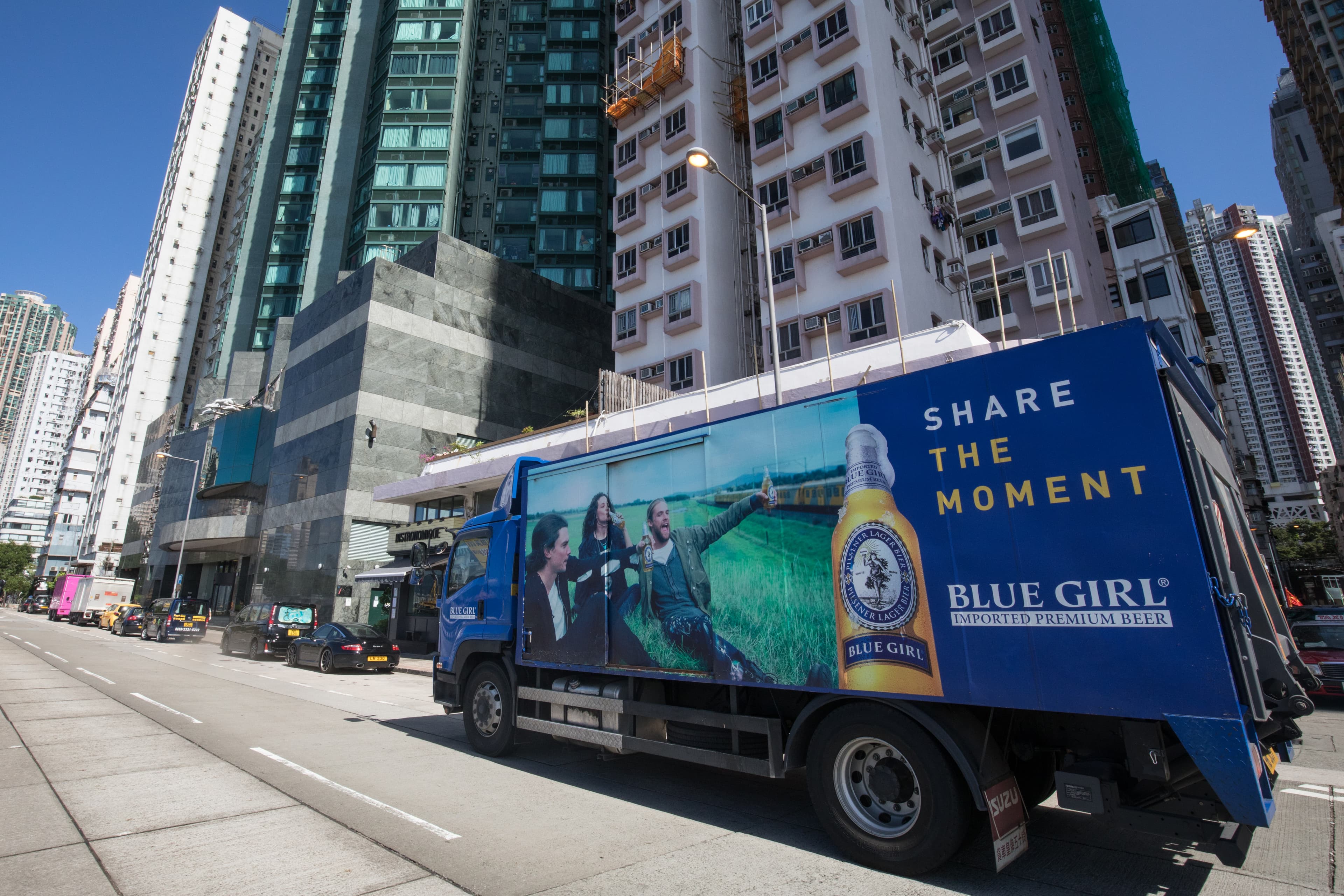 藍妹貨車的「Share The Moment」字語,打動港人心坎。