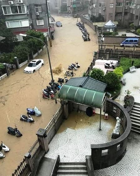 大湖山莊今年豪大雨淹水，若一旁水保地被開發恐造成走山。