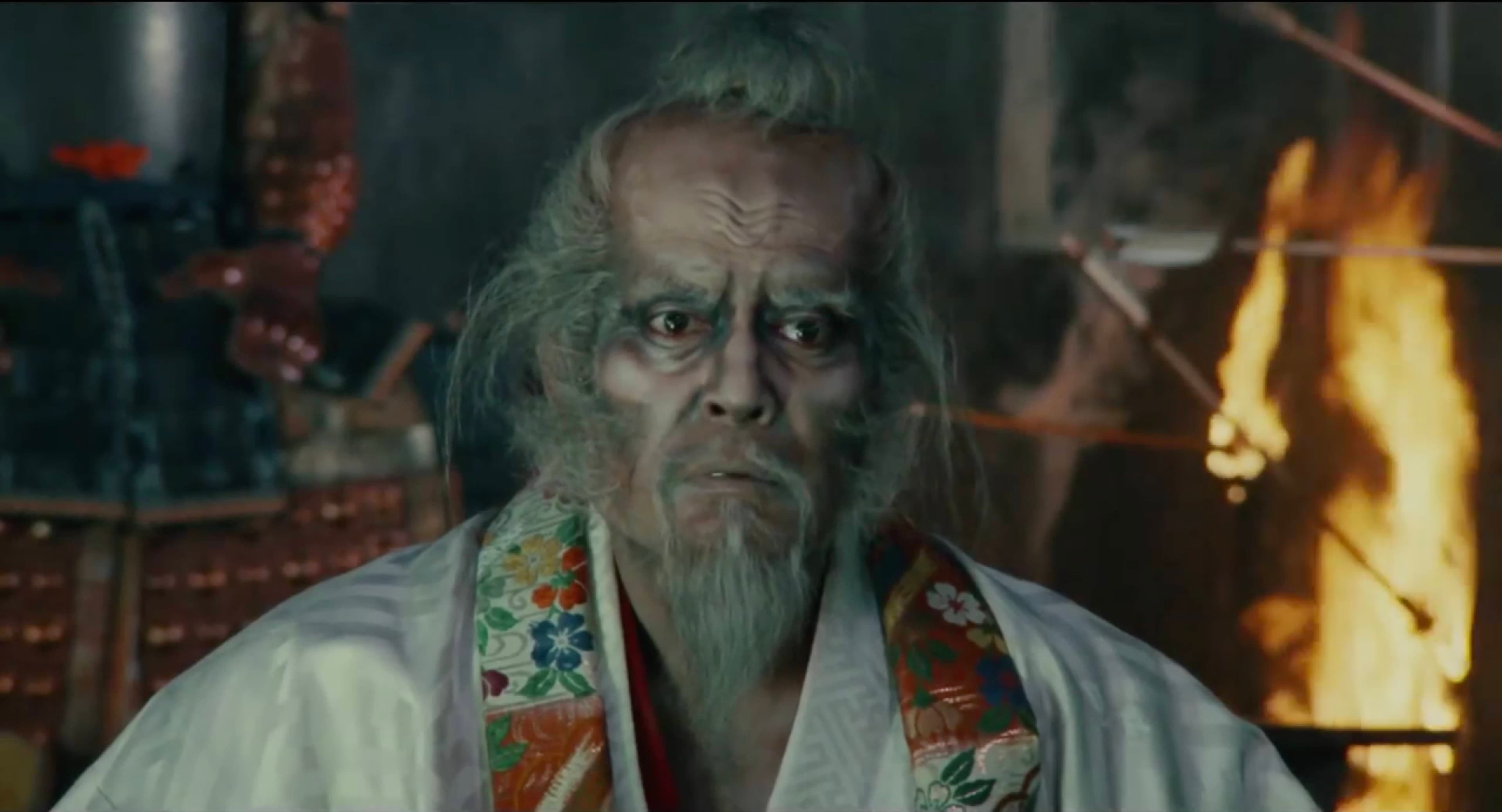 國寶級演員仲代達矢演出慘遭兒子背叛的將軍,一場他端坐大殿瀕臨發瘋邊緣,面對城池熊熊大火的戲展現了他的神級演技。(傳影互動)