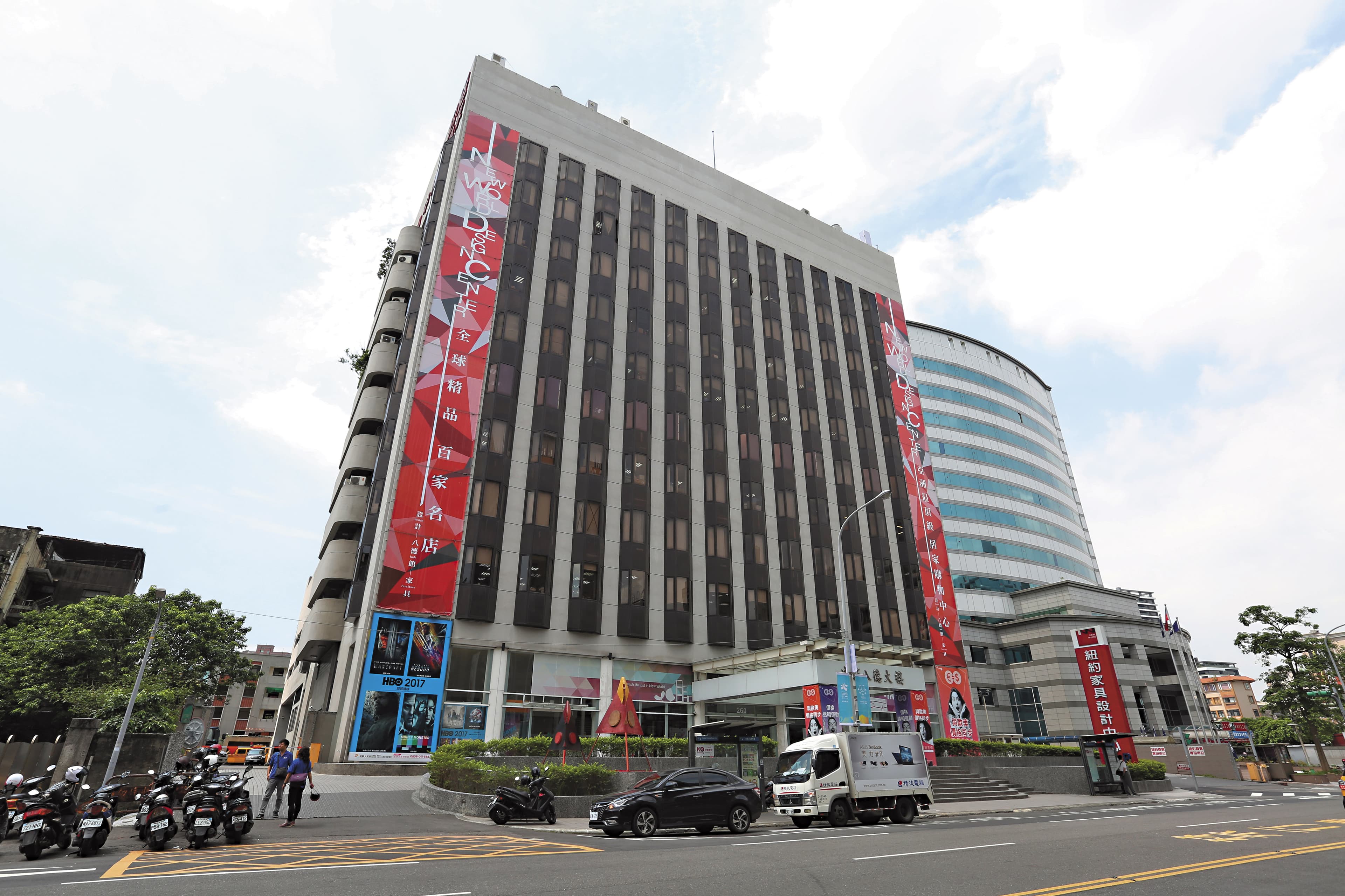 北市八德路華夏大樓堪稱金雞母,攸關中影是否賤賣關鍵。