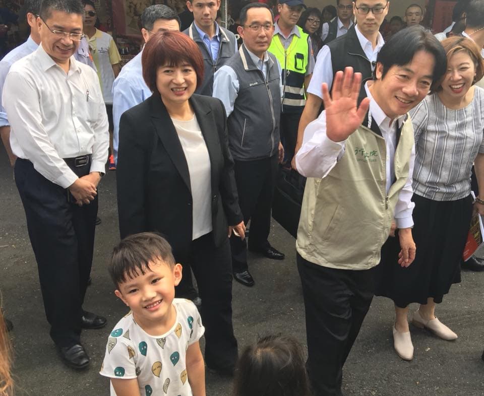 民進黨立委蔡培慧(左2)傳出可能接任農委會副主委遺缺,但她否認。(翻攝蔡培慧臉書)