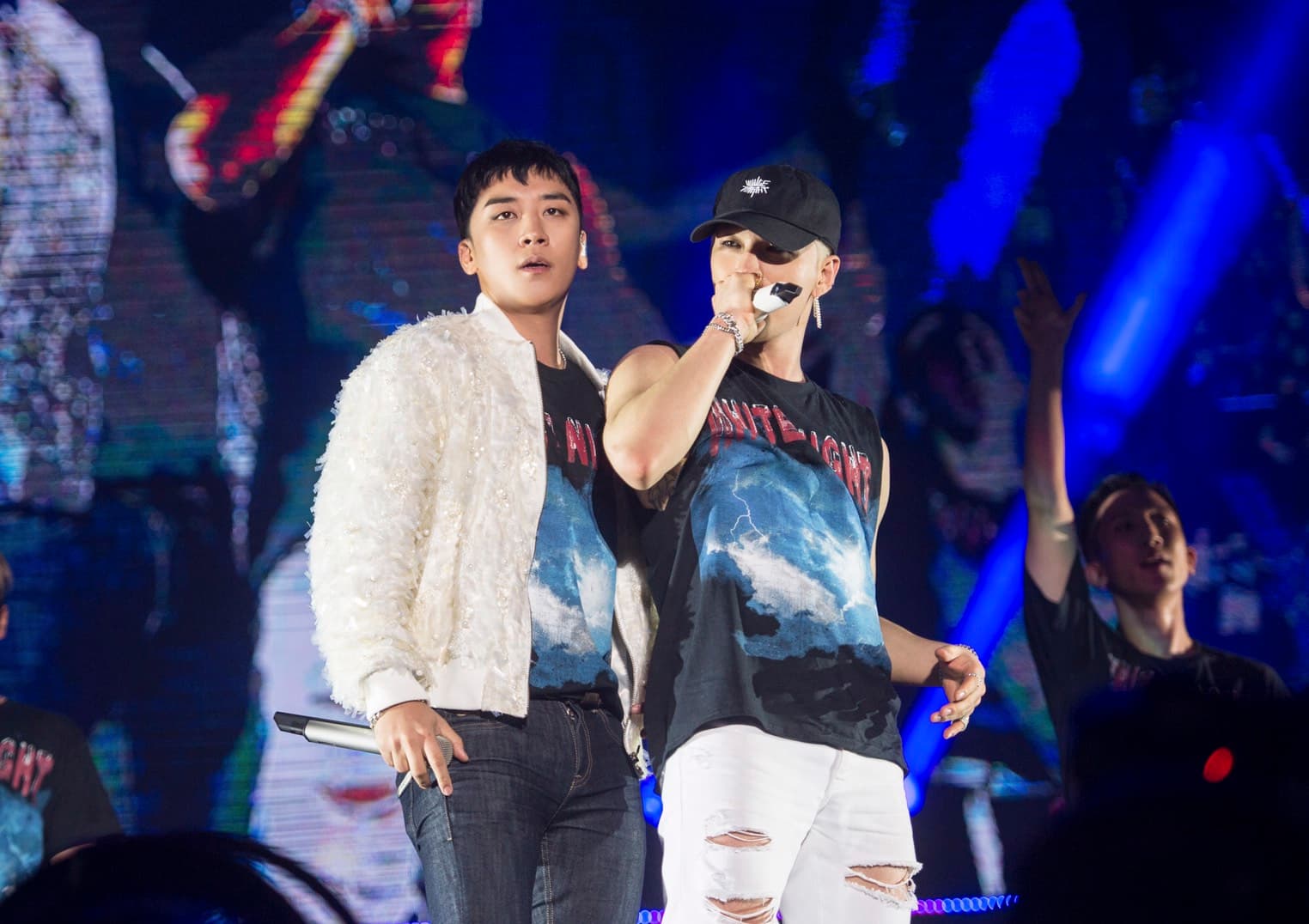 BIGBANG老么勝利(左)擔任嘉賓,以實際行動力挺太陽。(iMe提供)
